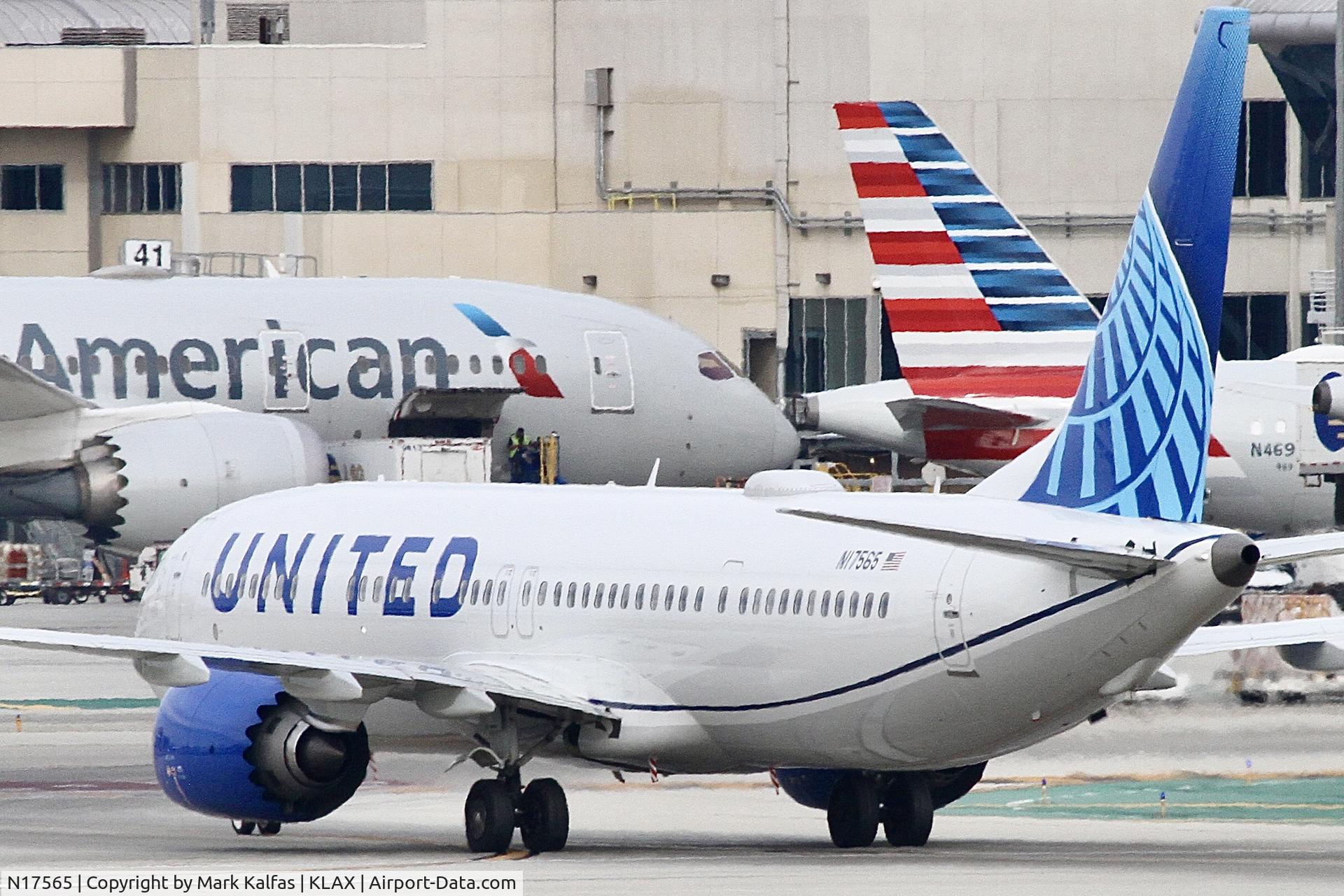 N17565, 2023 Boeing 737-9 MAX C/N 67186, B39M United Airlines Boeing 737 MAX 9 N17565 UAL1710 ORD-LAX