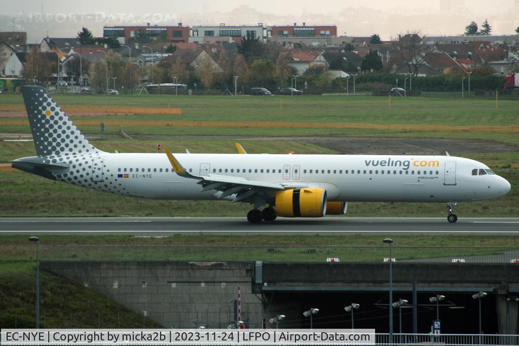 EC-NYE, 2023 Airbus A321-271NX C/N 11337, Taxiing
