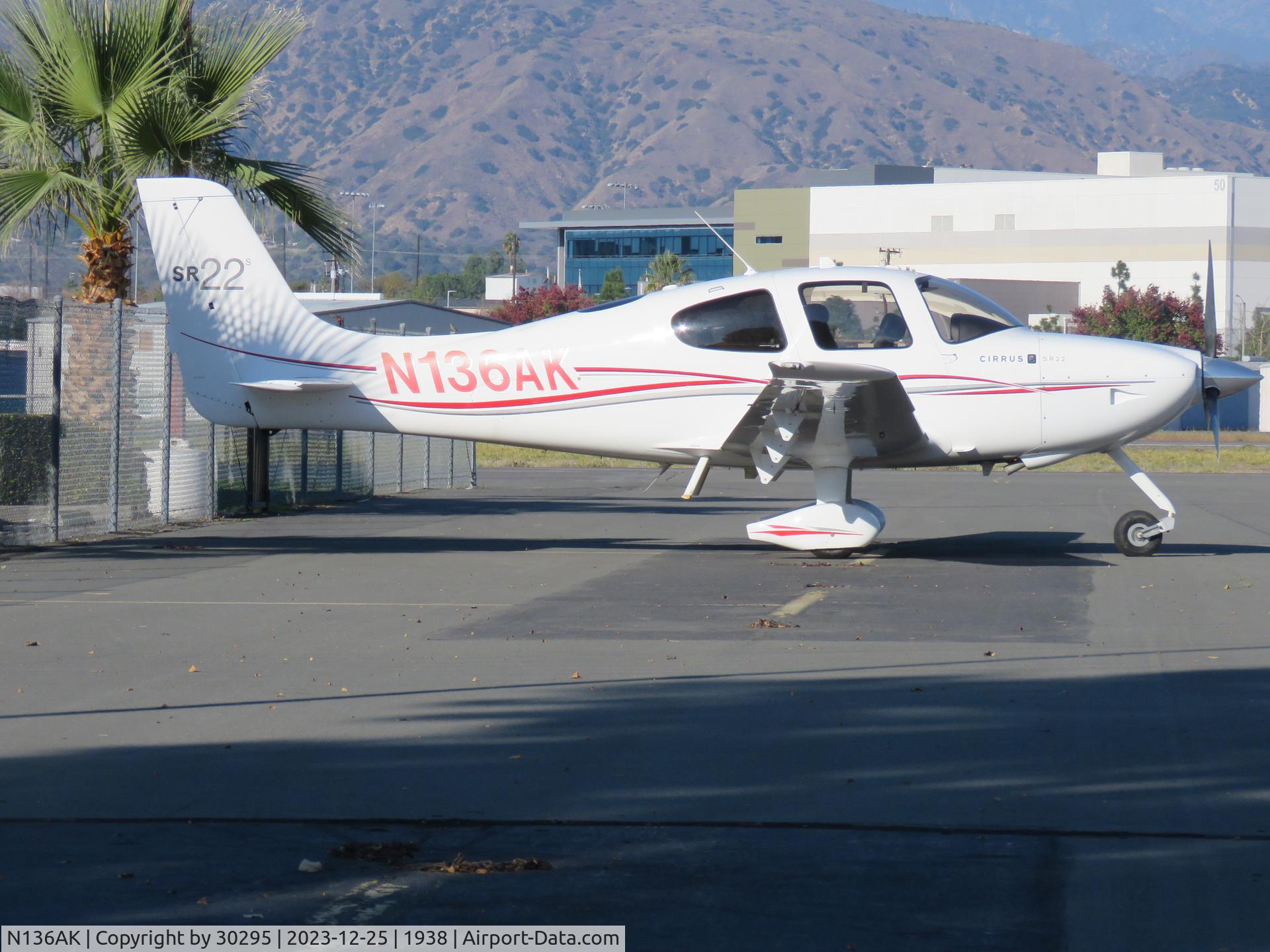 N136AK, 2010 Cirrus SR22 C/N 3510, Parked