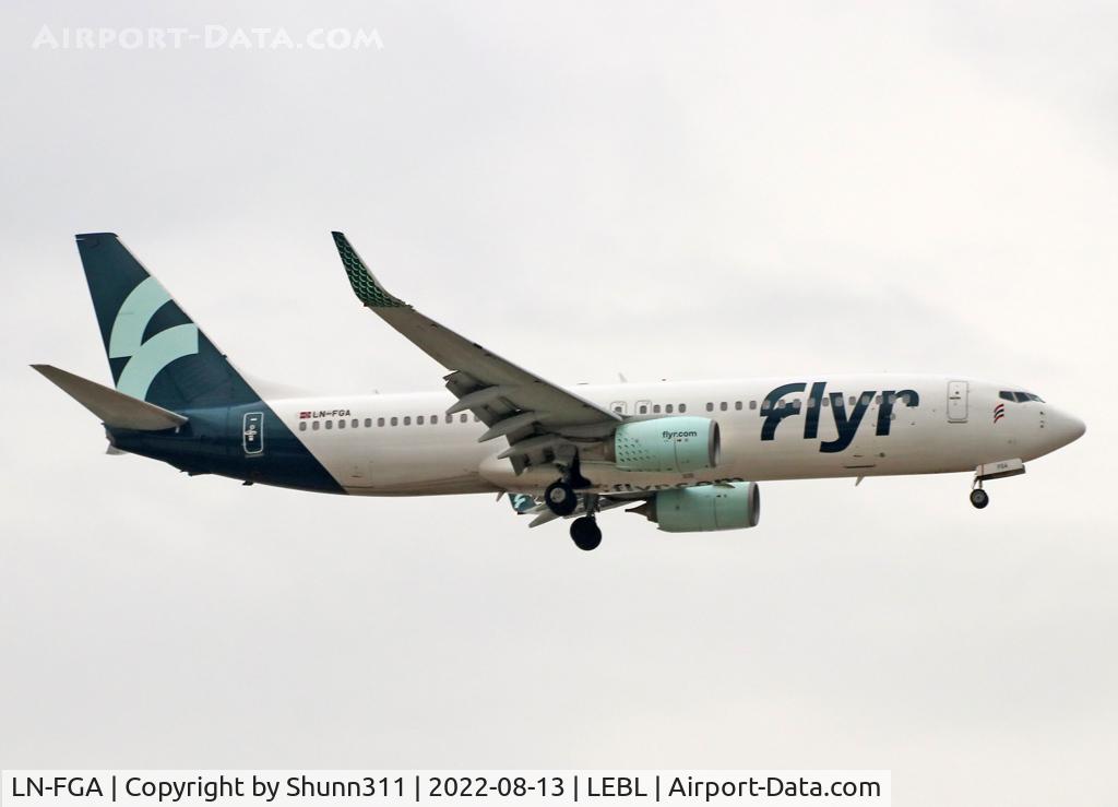 LN-FGA, 2012 Boeing 737-82R C/N 40014, Landing rwy 24R