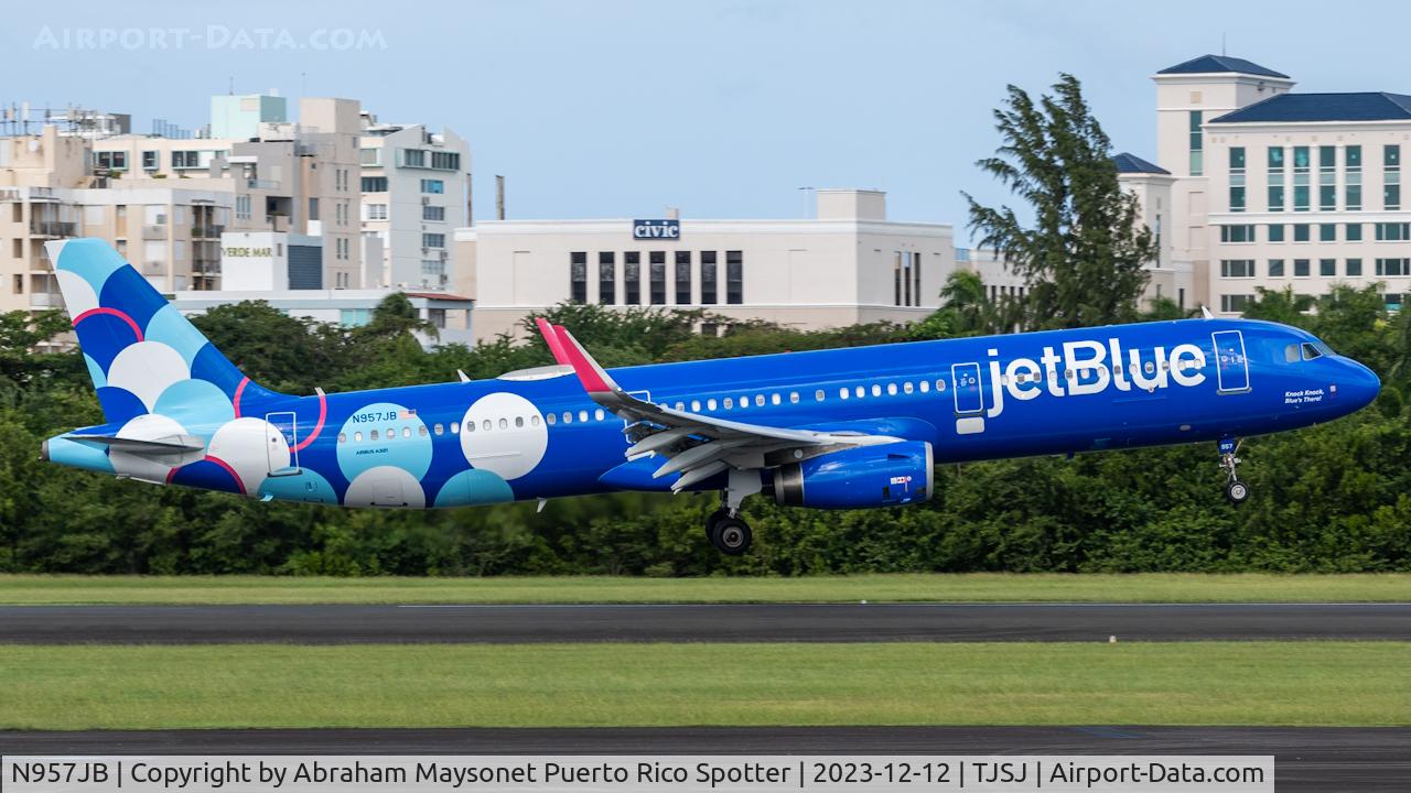 N957JB, 2015 Airbus A321-231 C/N 6809, Now wearing new colors