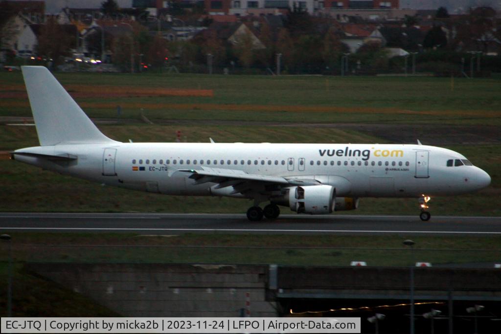 EC-JTQ, 2006 Airbus A320-214 C/N 2794, Taxiing