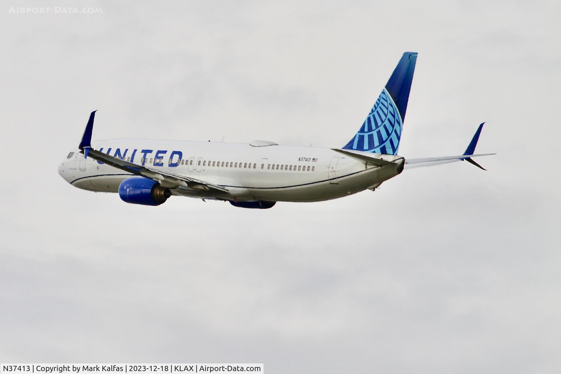 N37413, 2008 Boeing 737-924/ER C/N 31664, B739 United Airlines Boeing 737-900 N37413 UAL1069 KLAX-KORD
