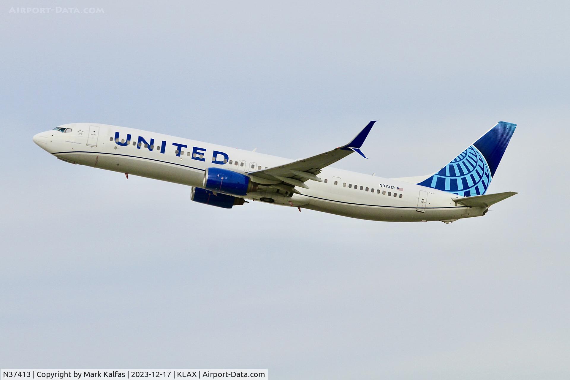 N37413, 2008 Boeing 737-924/ER C/N 31664, B739 United Airlines Boeing 737-900 N37413 UAL1069 KLAX-KORD