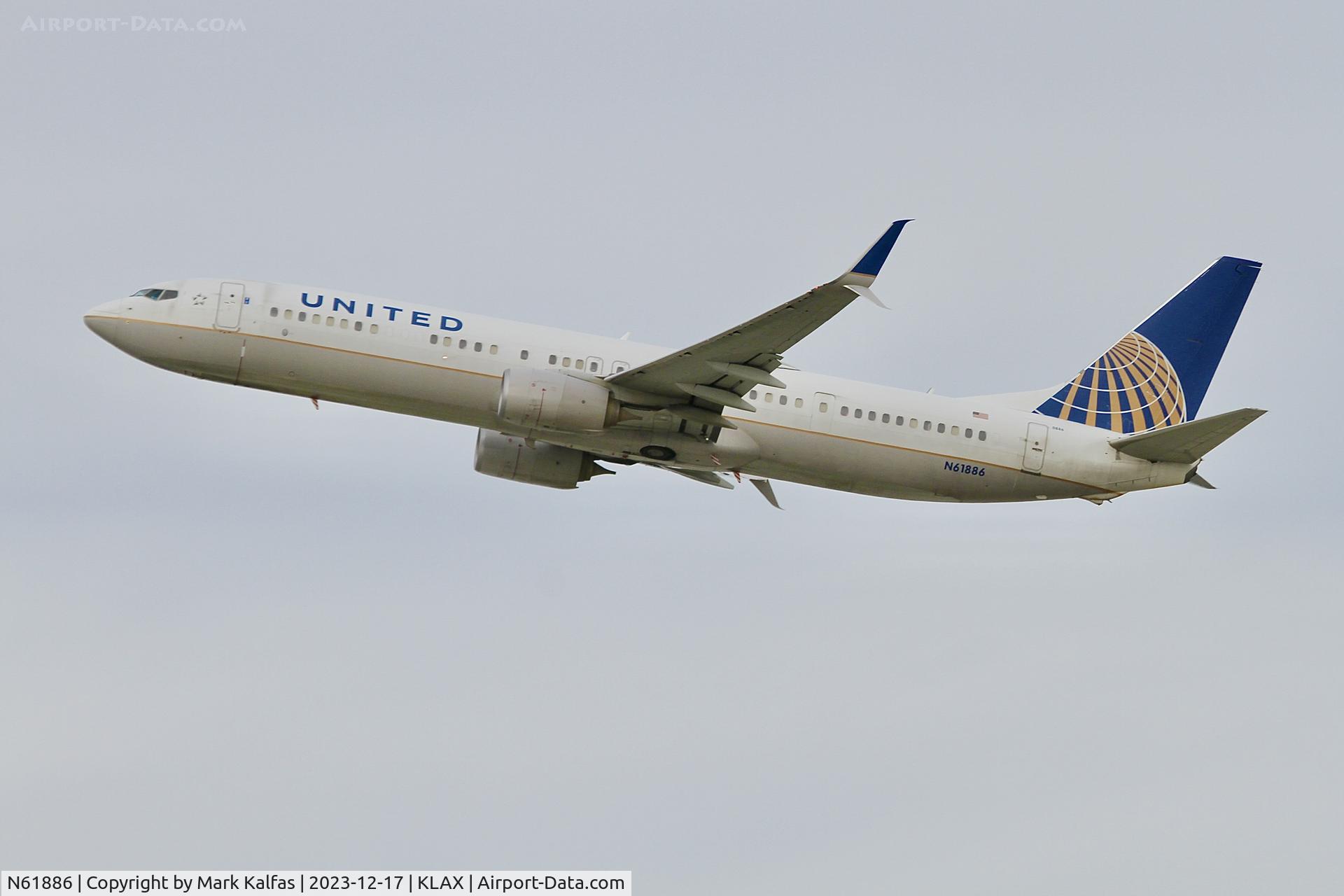 N61886, 2015 Boeing 737-924/ER C/N 42190, B739 United Airlines Boeing 737-900 N61886 UAL1100 LAX-DEN
