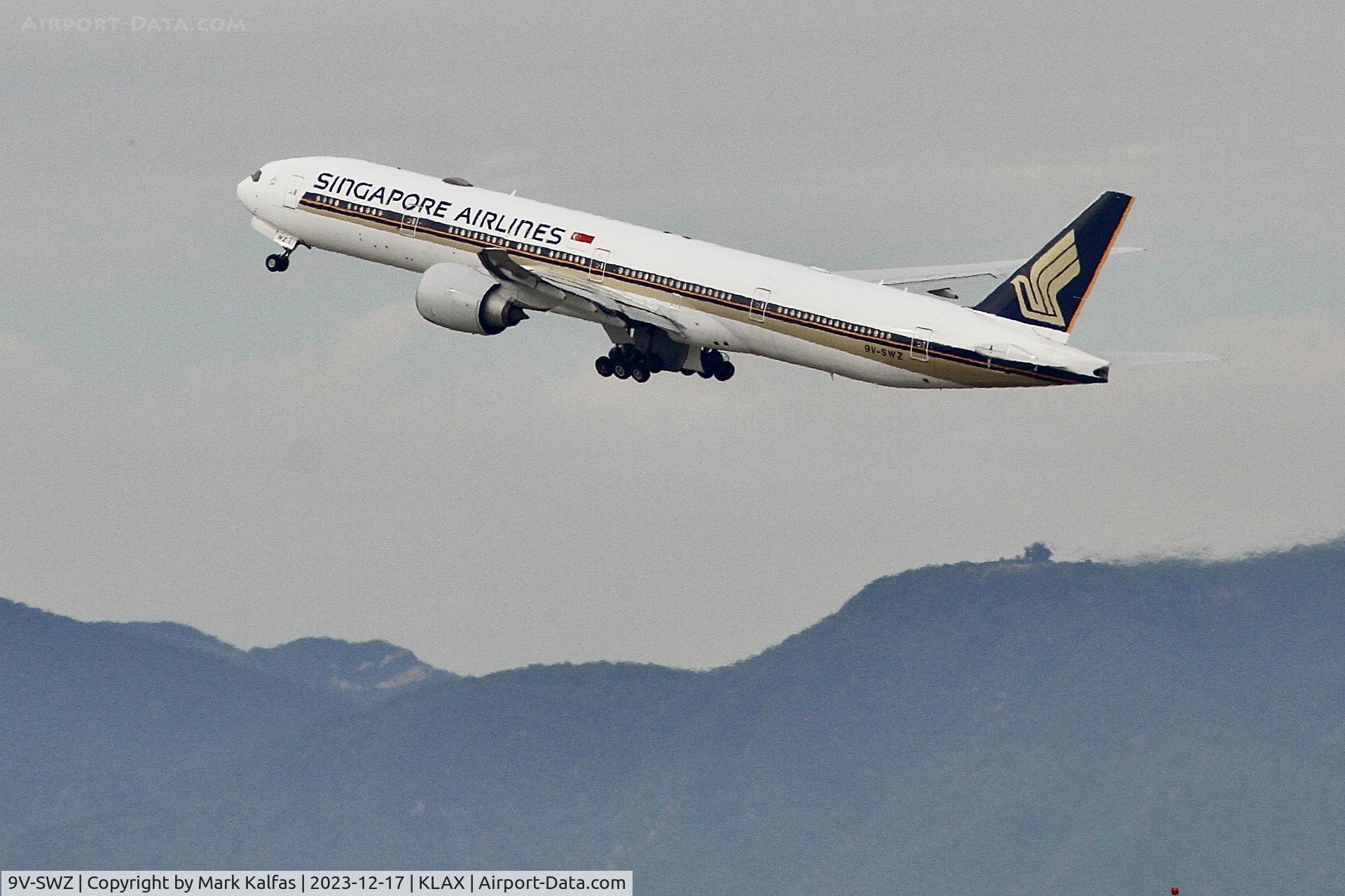 9V-SWZ, 2015 Boeing 777-312/ER C/N 42239, B77W Singapore Airlines BOEING 777-300ER 9V-SWZ SIA11 LAX-NRT