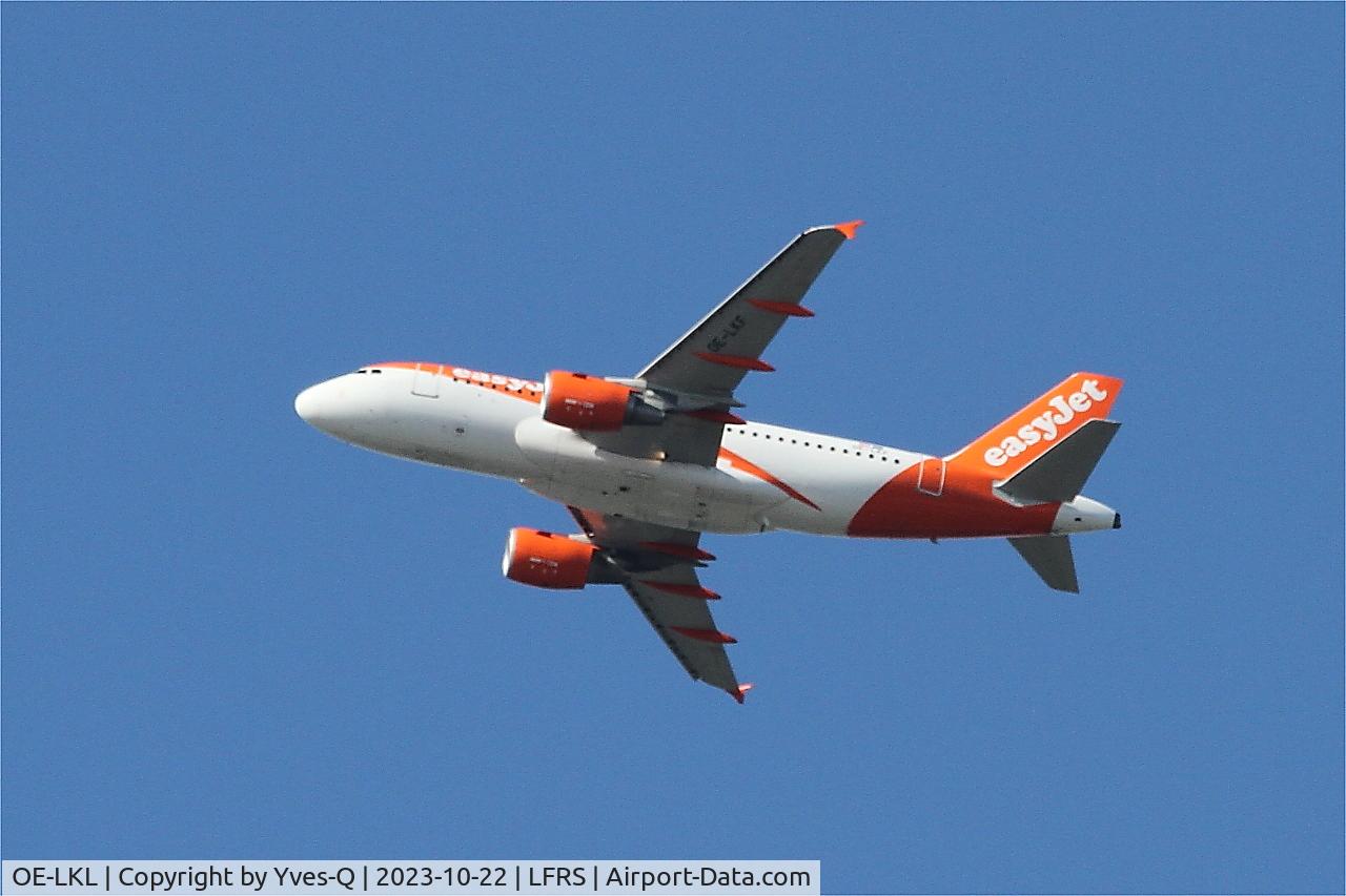 OE-LKL, 2009 Airbus A319-111 C/N 4048, Airbus A319-111, long approach rwy 21, Nantes-Atlantique airport (LFRS-NTE)