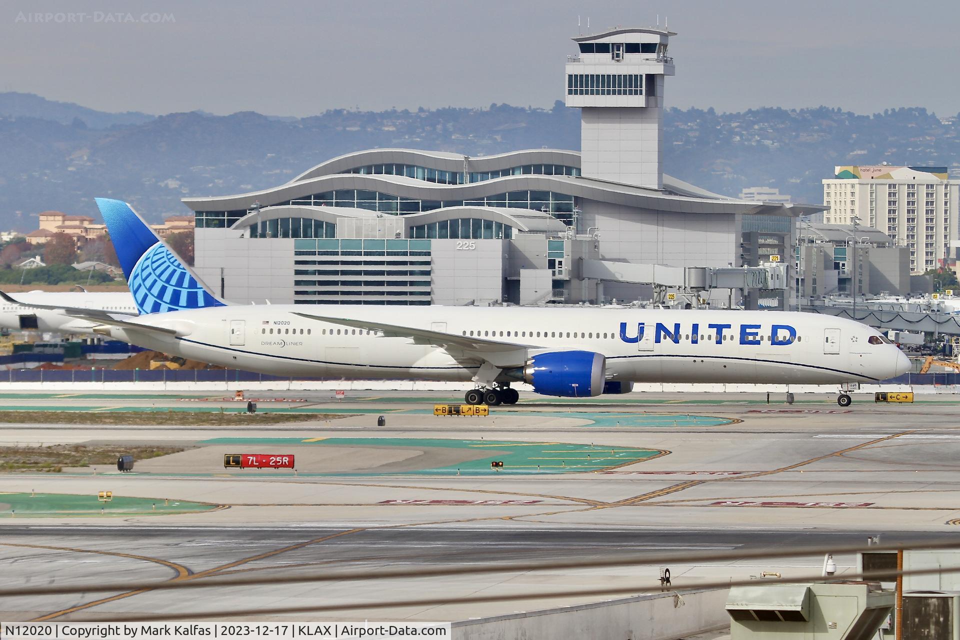N12020, 2022 Boeing 787-10 Dreamliner Dreamliner C/N 66989, B78X United Airlines BOEING 787-10 Dreamliner N12020 UAL38 HND-LAX
