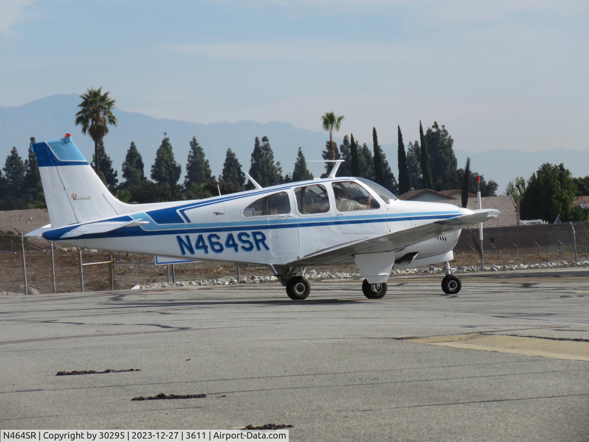 N464SR, 1969 Beech E33A Bonanza C/N CE-275, Getting ready to go flying
