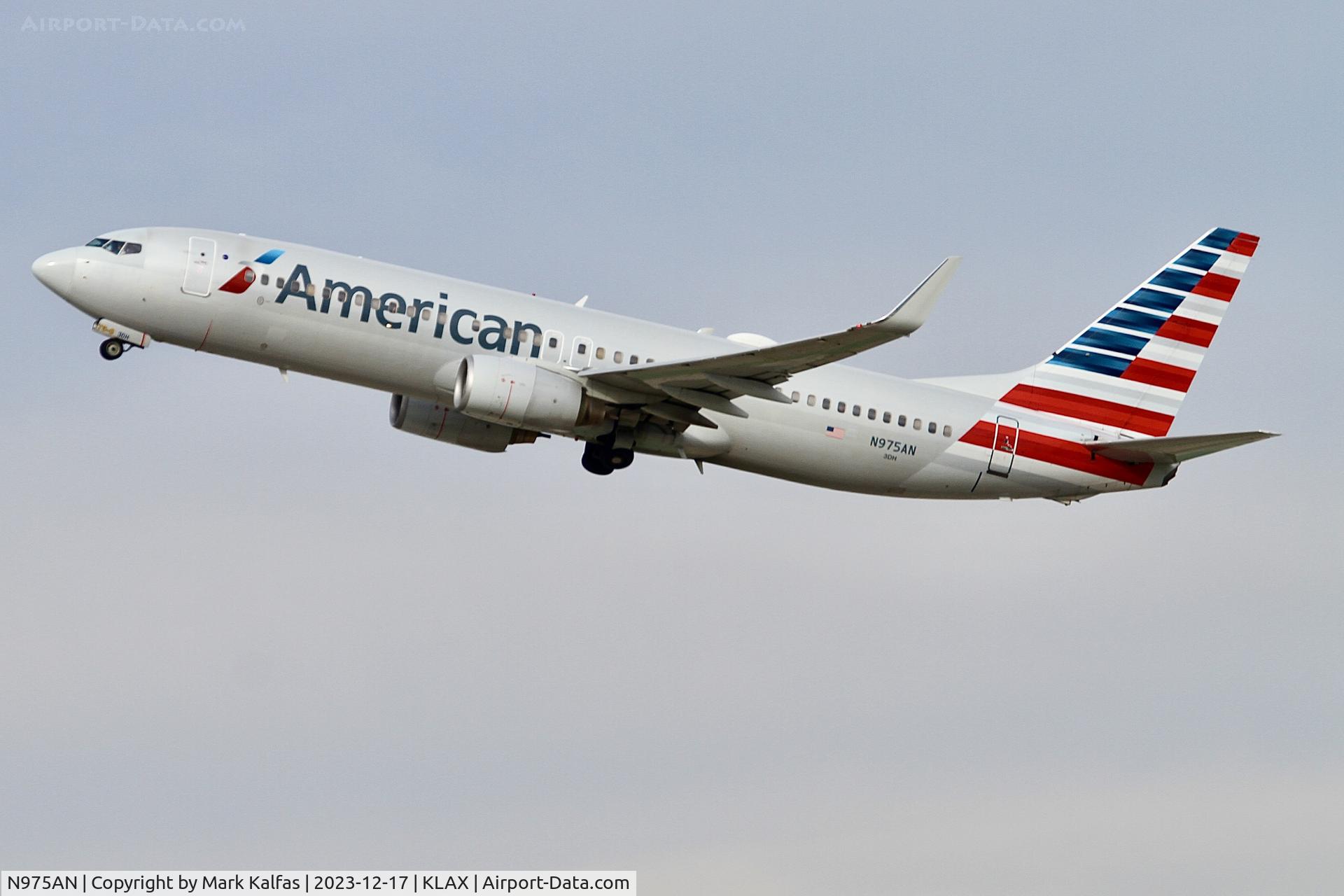 N975AN, 2001 Boeing 737-823 C/N 29549, B738 American Airlines Boeing 737-800 N975AN AAL2012 LAX-ORD