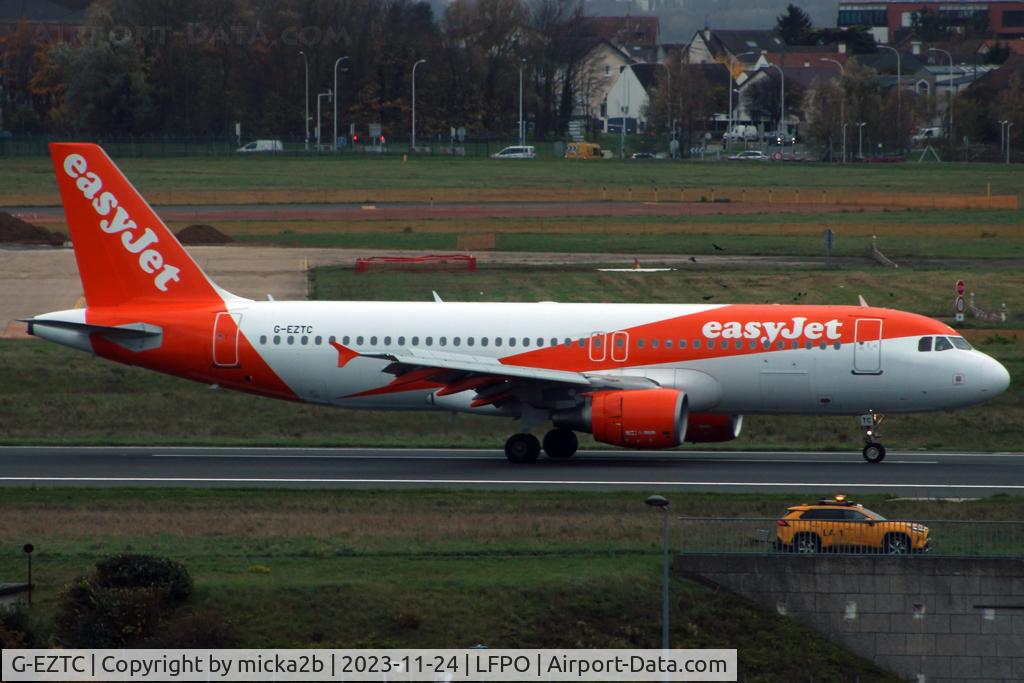 G-EZTC, 2009 Airbus A320-214 C/N 3871, Taxiing