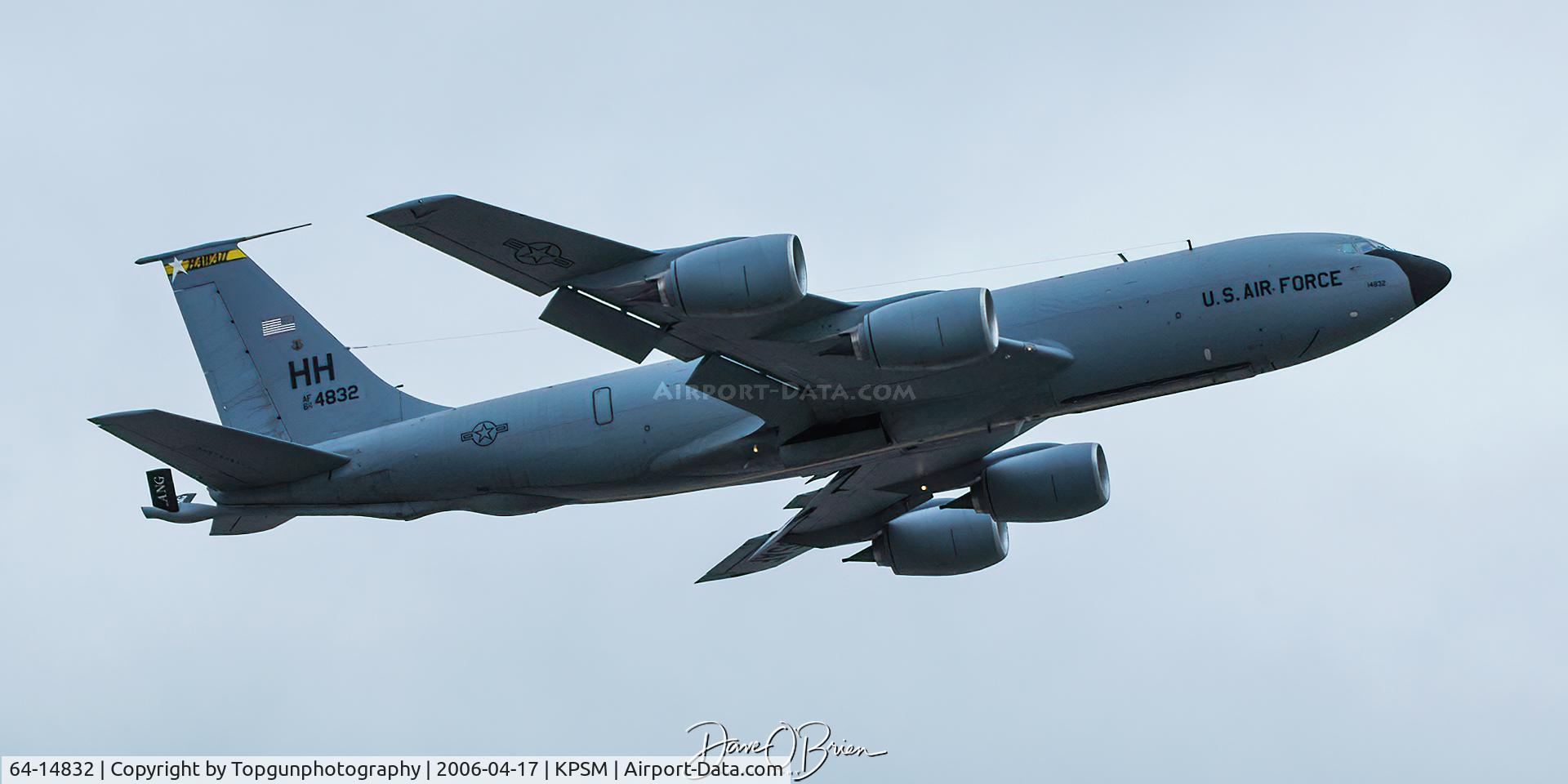 64-14832, 1964 Boeing KC-135R Stratotanker C/N 18772, Quick turn for REACH593, cleared customs and fueled up.