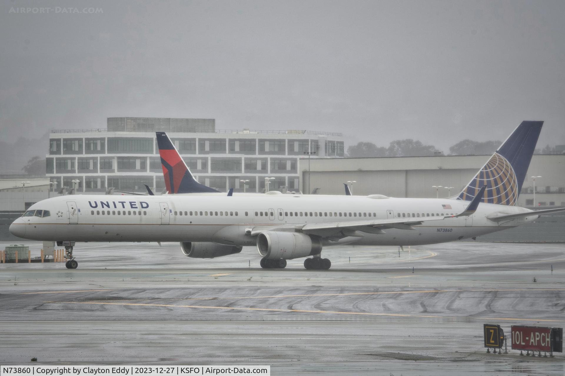 N73860, 2001 Boeing 757-33N C/N 32584, Runway 10 SFO 2023.