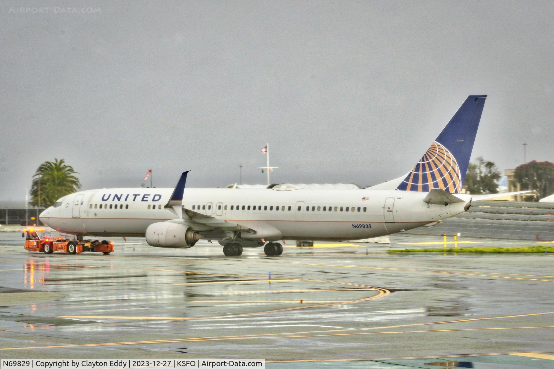 N69829, 2014 Boeing 737-924/ER C/N 44561, Runway 10 SFO 2023.