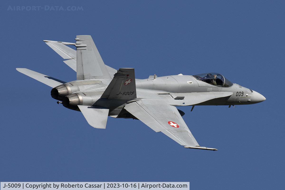 J-5009, McDonnell Douglas F/A-18C Hornet C/N 1343/SFC009, AXALP Airshow 2023