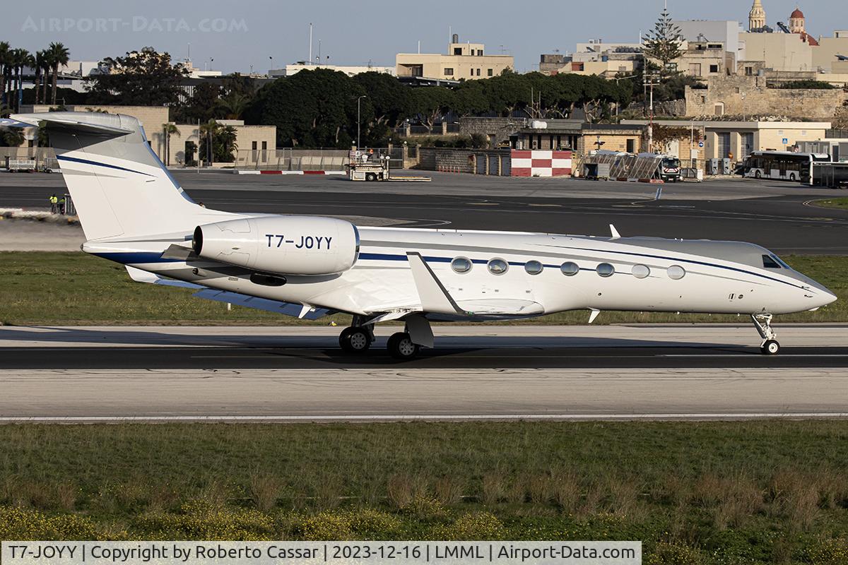 T7-JOYY, Gulfstream G550 C/N 5611, Runway 31 Backtrack