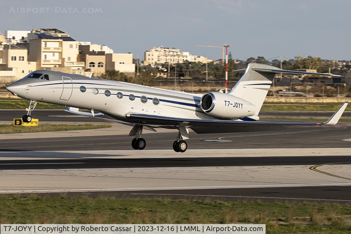 T7-JOYY, Gulfstream G550 C/N 5611, Runway 31