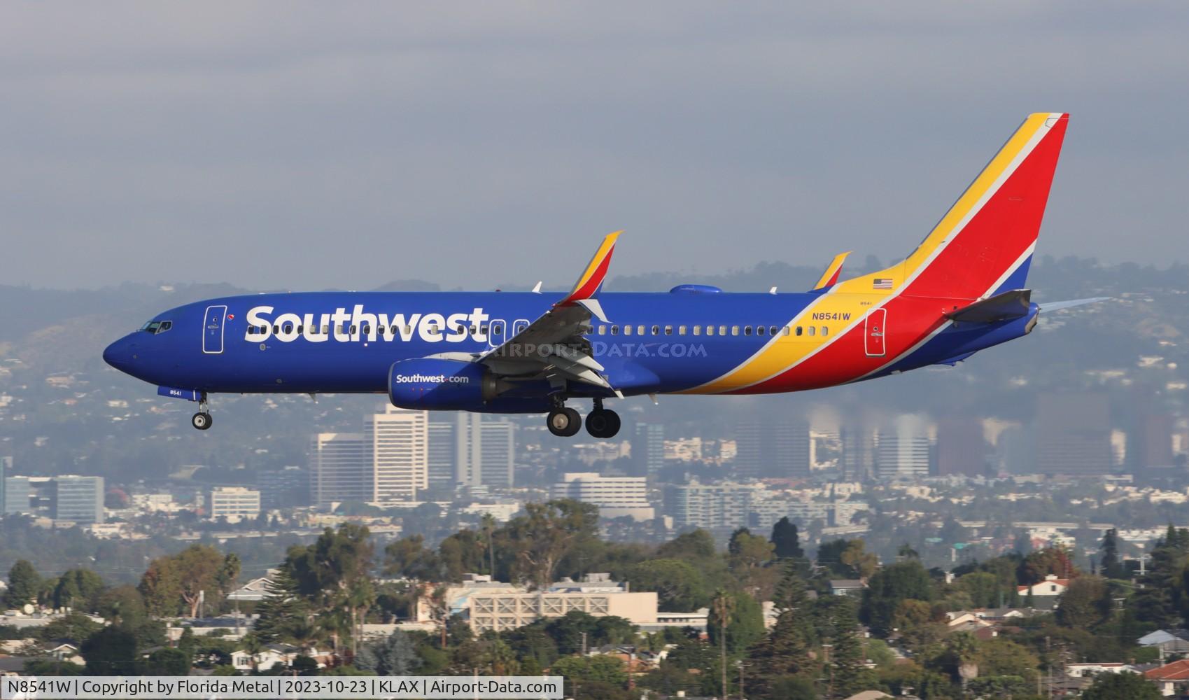 N8541W, 2017 Boeing 737-8H4 C/N 63599, SWA 738 zx KPHX-LAX