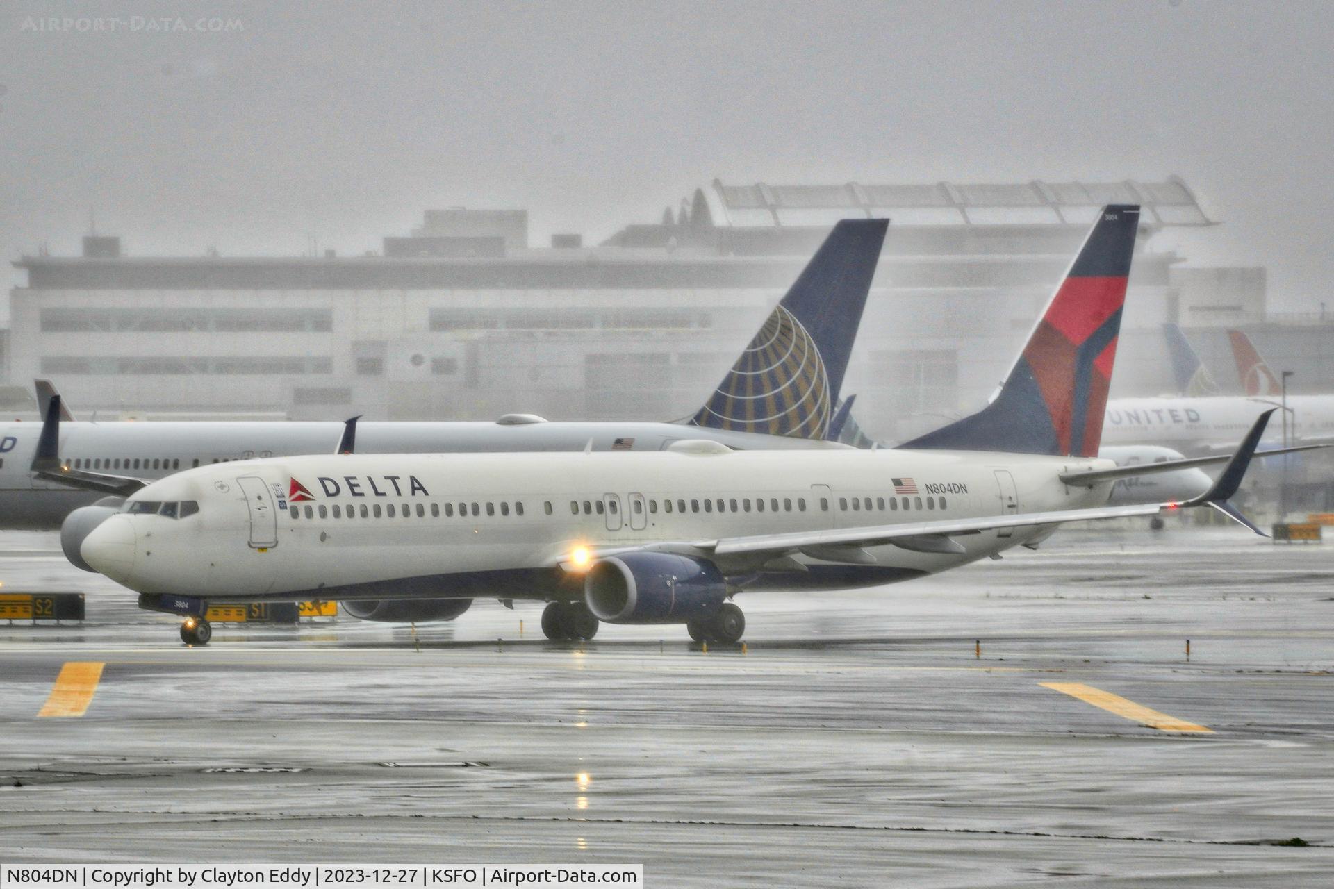 N804DN, 2013 Boeing 737-932/ER C/N 31918, Runway 10 SFO 2023.
