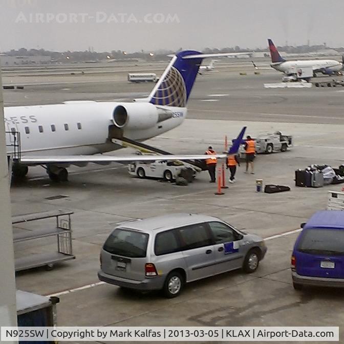 N925SW, 2002 Bombardier CRJ-200LR (CL-600-2B19) C/N 7682, CRJ2 SkyWest/United Express  Bombardier CRJ-200LR  N925SW at gate 85 KLAX