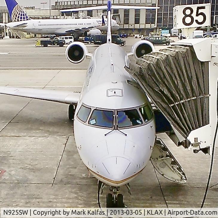 N925SW, 2002 Bombardier CRJ-200LR (CL-600-2B19) C/N 7682, CRJ2 SkyWest/United Express  Bombardier CRJ-200LR  N925SW at gate 85 KLAX