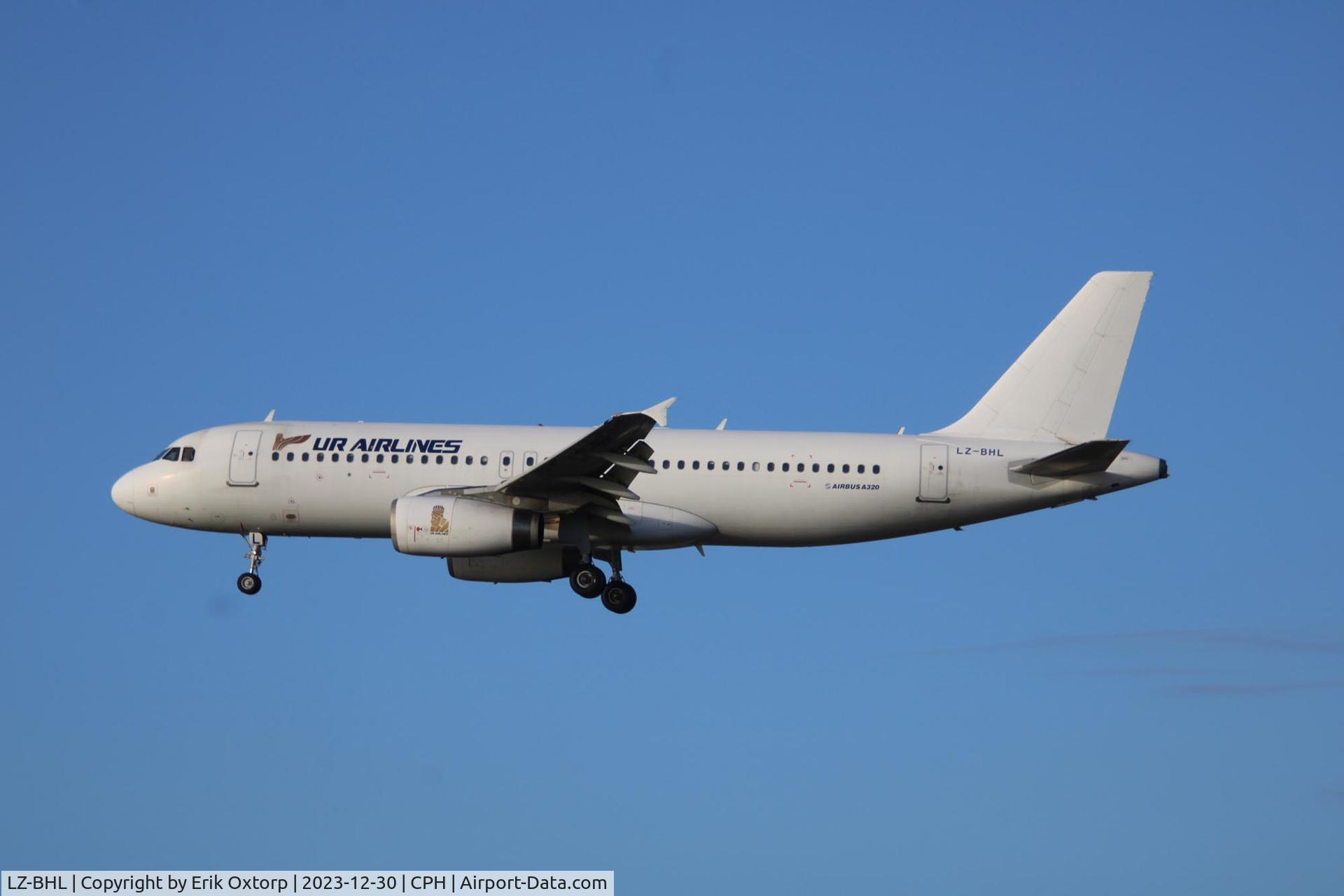 LZ-BHL, 2006 Airbus A320-200 C/N 2987, LZ-BHL landing rw 22L