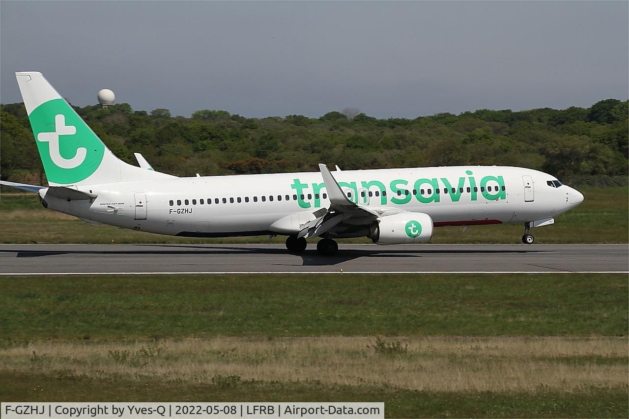 F-GZHJ, 2013 Boeing 737-86J C/N 37778, Boeing 737-86J, landing rwy 07R, Brest-Bretagne Airport (LFRB-BES)