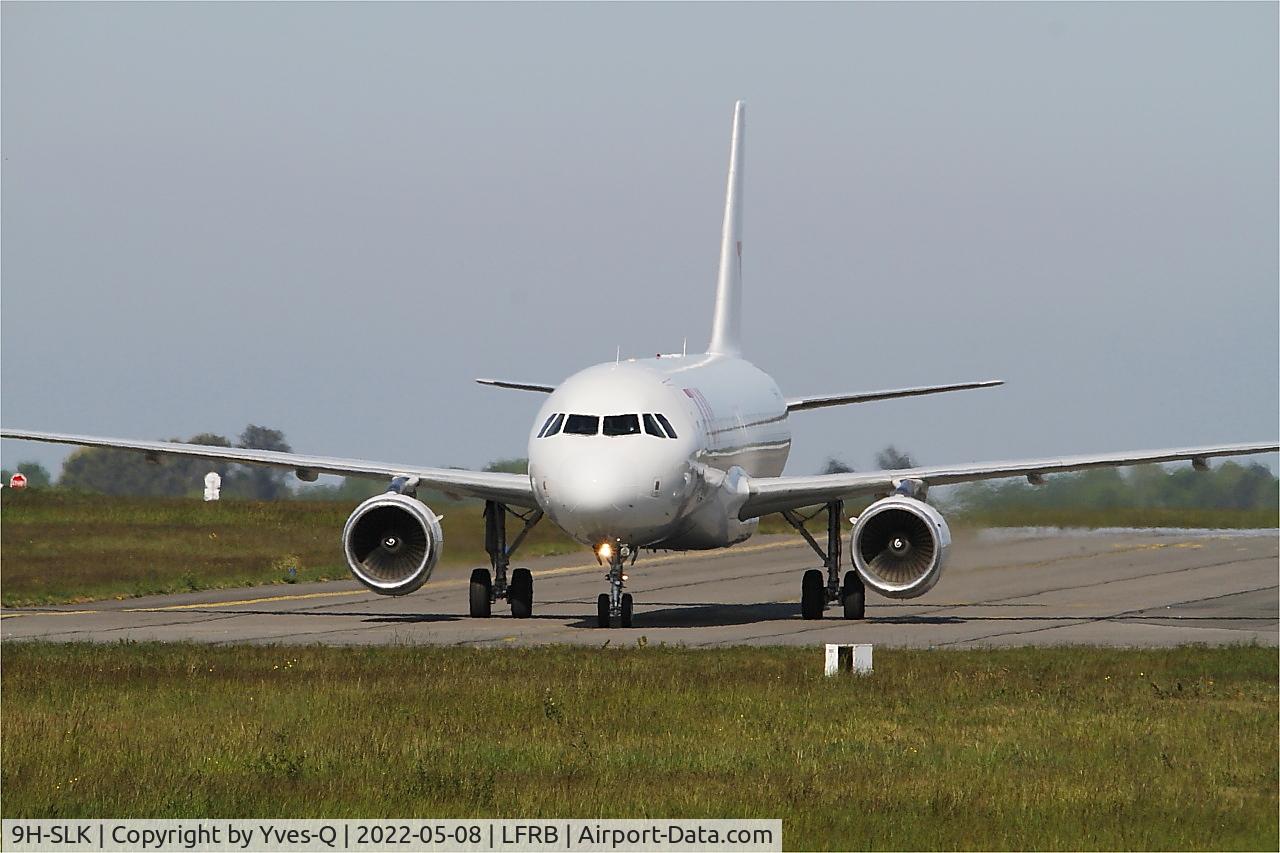 9H-SLK, 2002 Airbus A320-214 C/N 1725, Airbus A320-214, Taxiing to boarding area, Brest-Bretagne Airport (LFRB-BES)