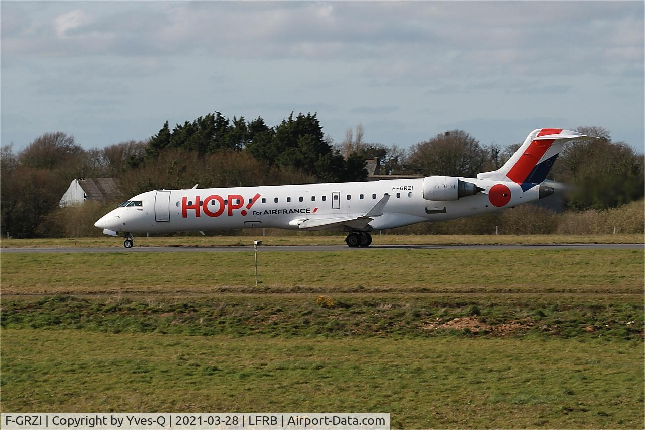 F-GRZI, Canadair CRJ-702 (CL-600-2C10) Regional Jet C/N 10093, Canadair Regional Jet CRJ-702, Take off run rwy 25L, Brest-Bretagne Airport (LFRB-BES)