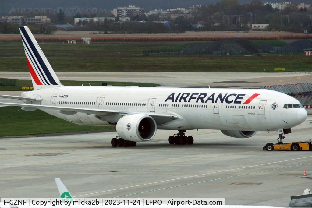 F-GZNF, 2009 Boeing 777-328/ER C/N 37433, Taxiing