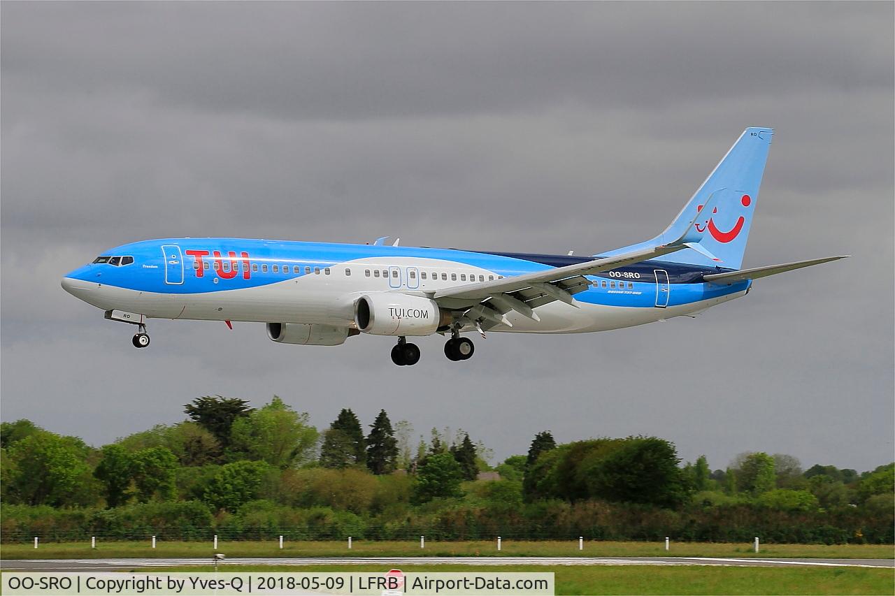 OO-SRO, 2006 Boeing 737-86N C/N 32669, Boeing 737-86N, Landing rwy 25L, Brest-Bretagne airport (LFRB-BES)
