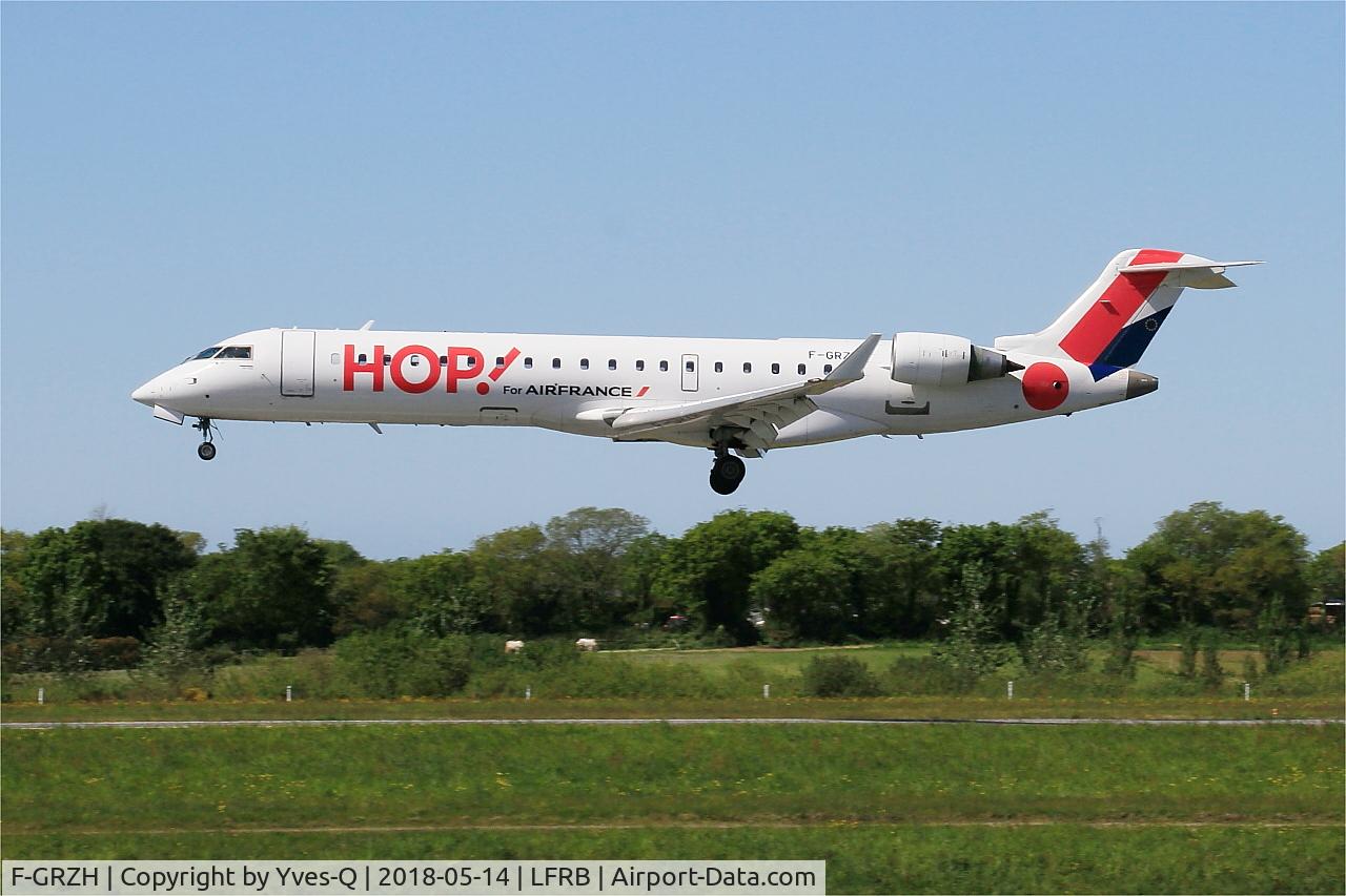 F-GRZH, 2003 Canadair CRJ-702 (CL-600-2C10) Regional Jet C/N 10089, Canadair Regional Jet CRJ-702, On final rwy 25L, Brest-Bretagne airport (LFRB-BES)