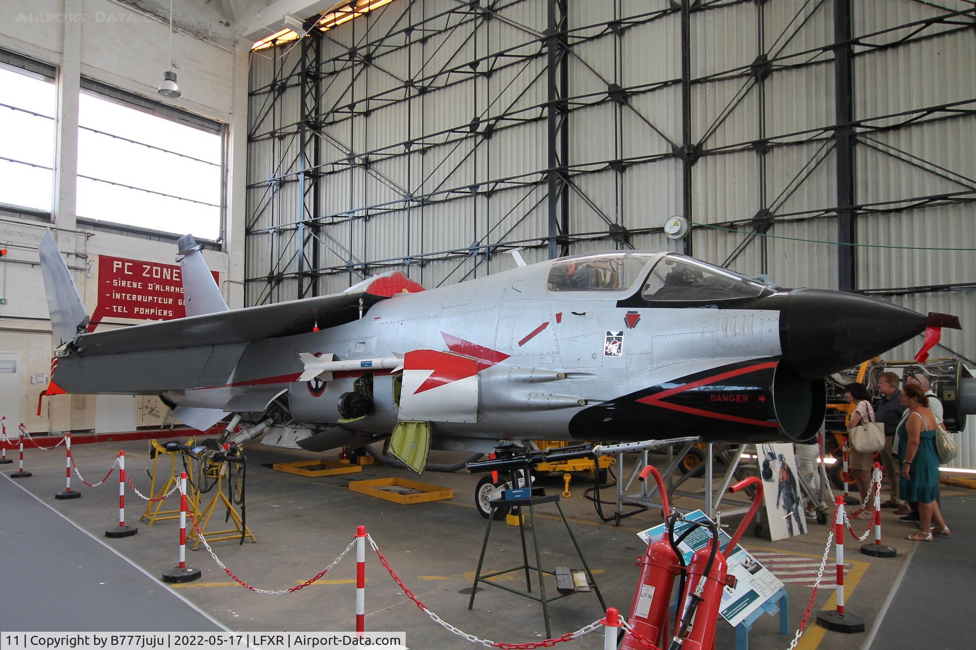 11, Vought F-8P Crusader C/N 1228, at Musée de l'Aéronautique Navale