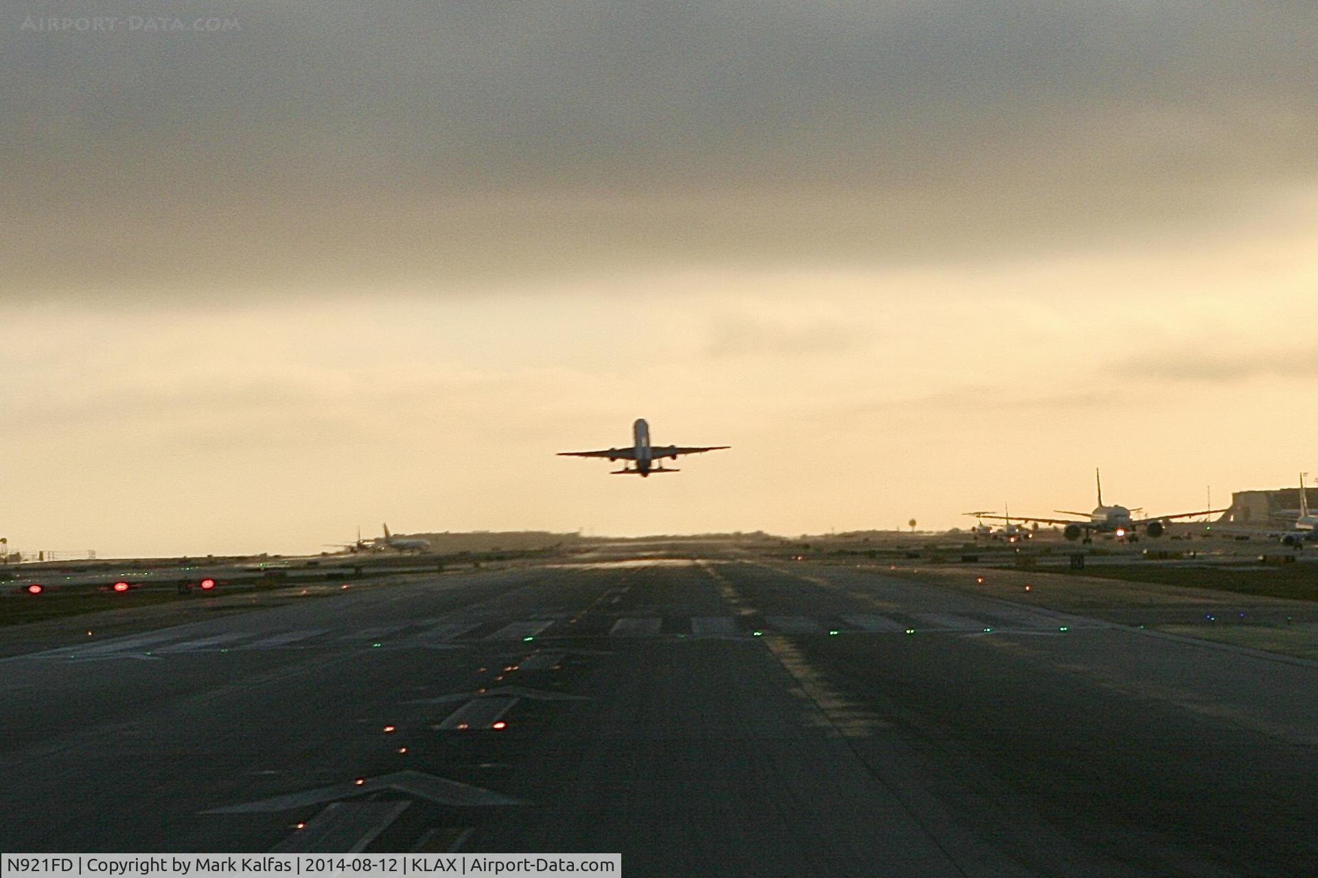 N921FD, 1991 Boeing 757-23A C/N 24924, B752 FED EX Boeing 757-23A, N921FD departing 25R LAX