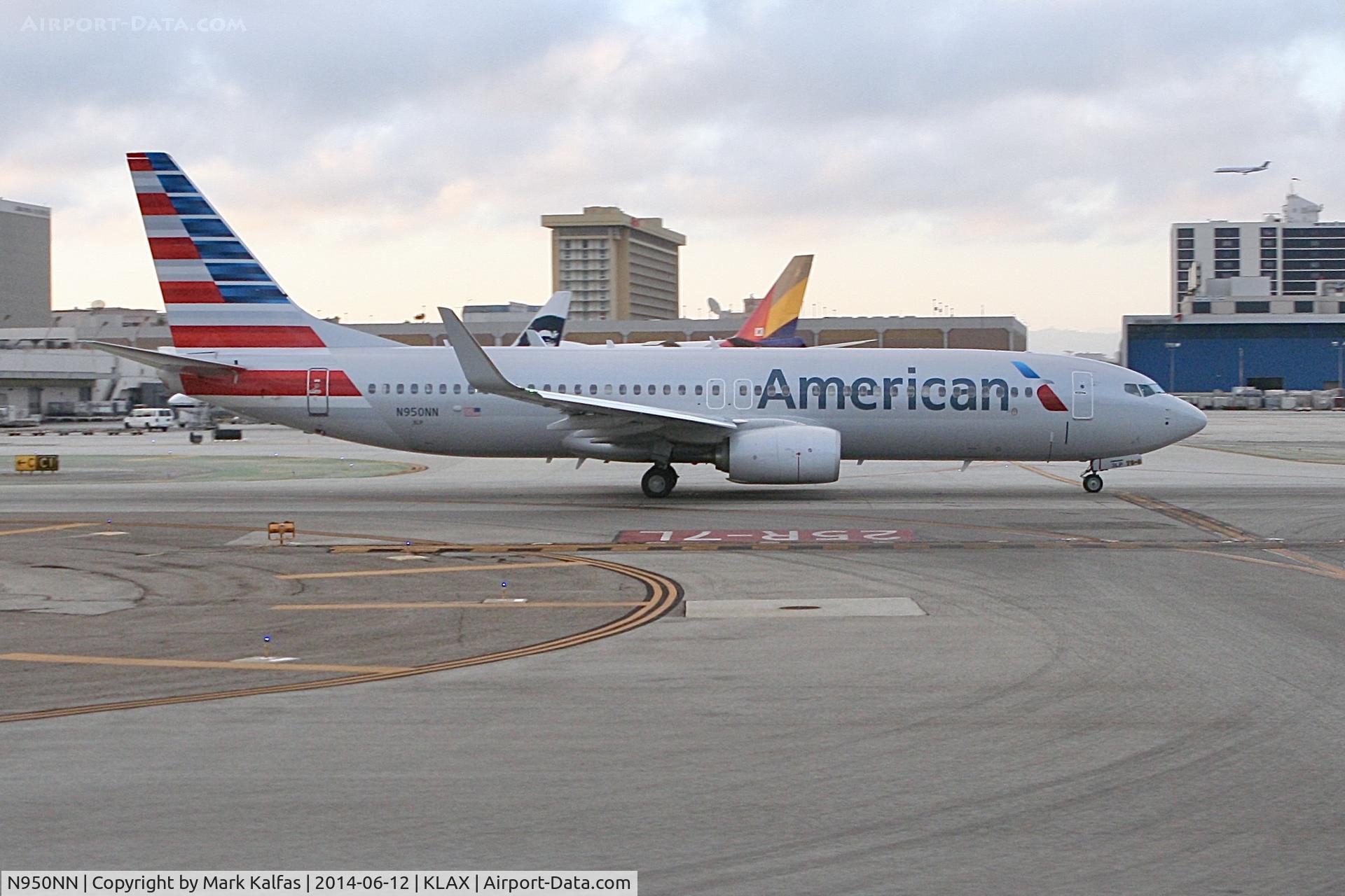 N950NN, 2014 Boeing 737-823 C/N 31194, B738 American Airlines Boeing 737-823 N950NN at LAX