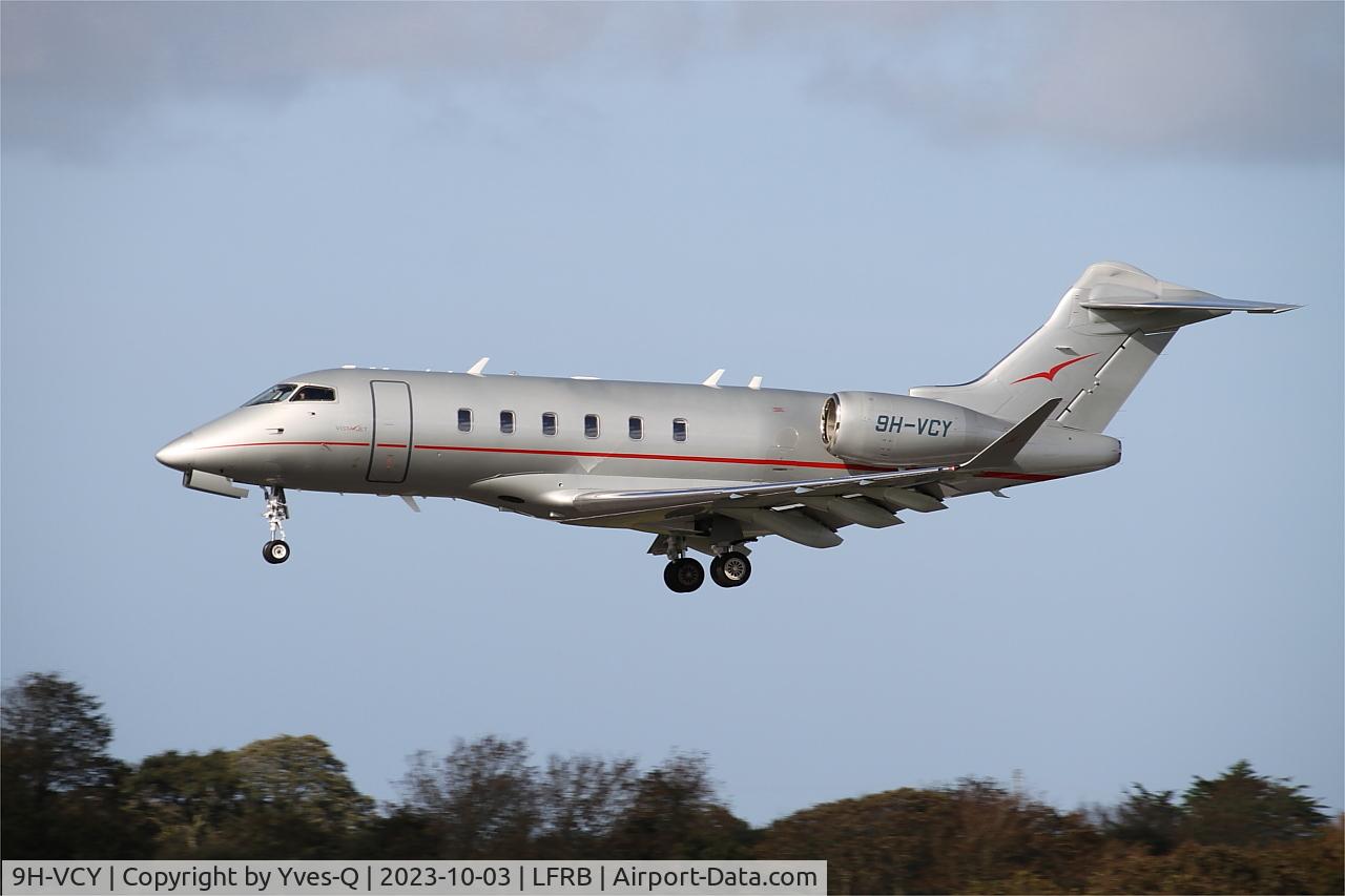 9H-VCY, Bombardier BD-100-1A10 Challenger 350 C/N 20609, Bombardier BD-100-1A10 Challenger 350, On final rwy 25L, Brest-Bretagne Airport (LFRB-BES)