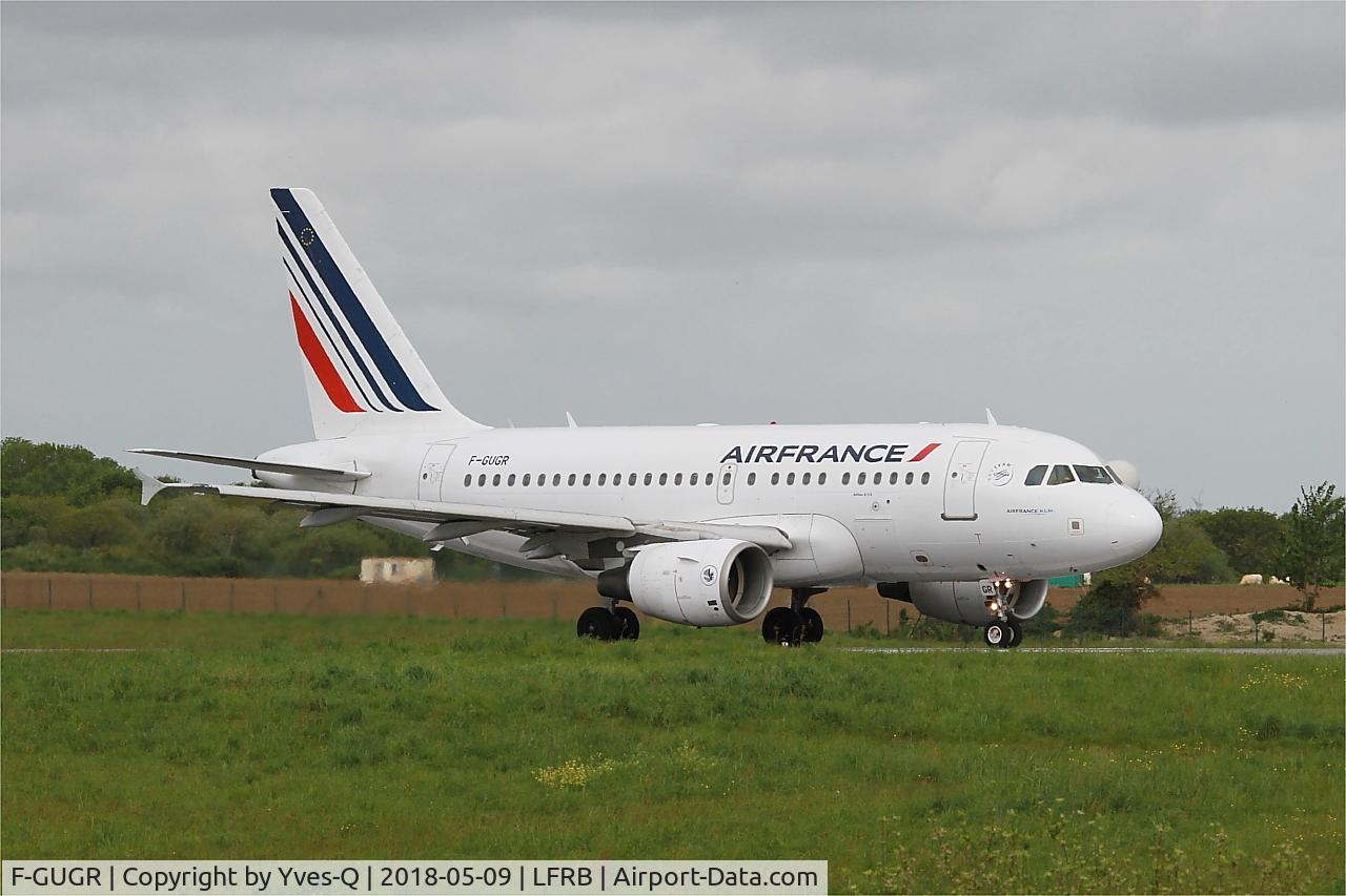 F-GUGR, 2007 Airbus A318-111 C/N 3009, Airbus A318-111, Taxiing rwy 25L, Brest-Bretagne airport (LFRB-BES)