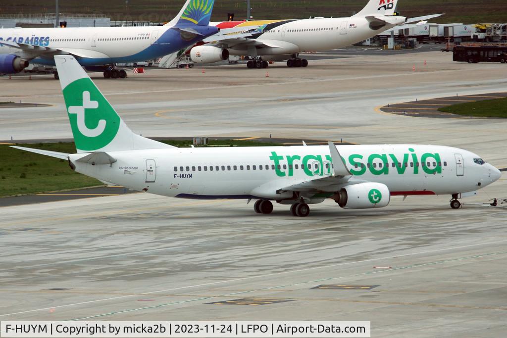 F-HUYM, 2012 Boeing 737-86N C/N 39397, Taxiing