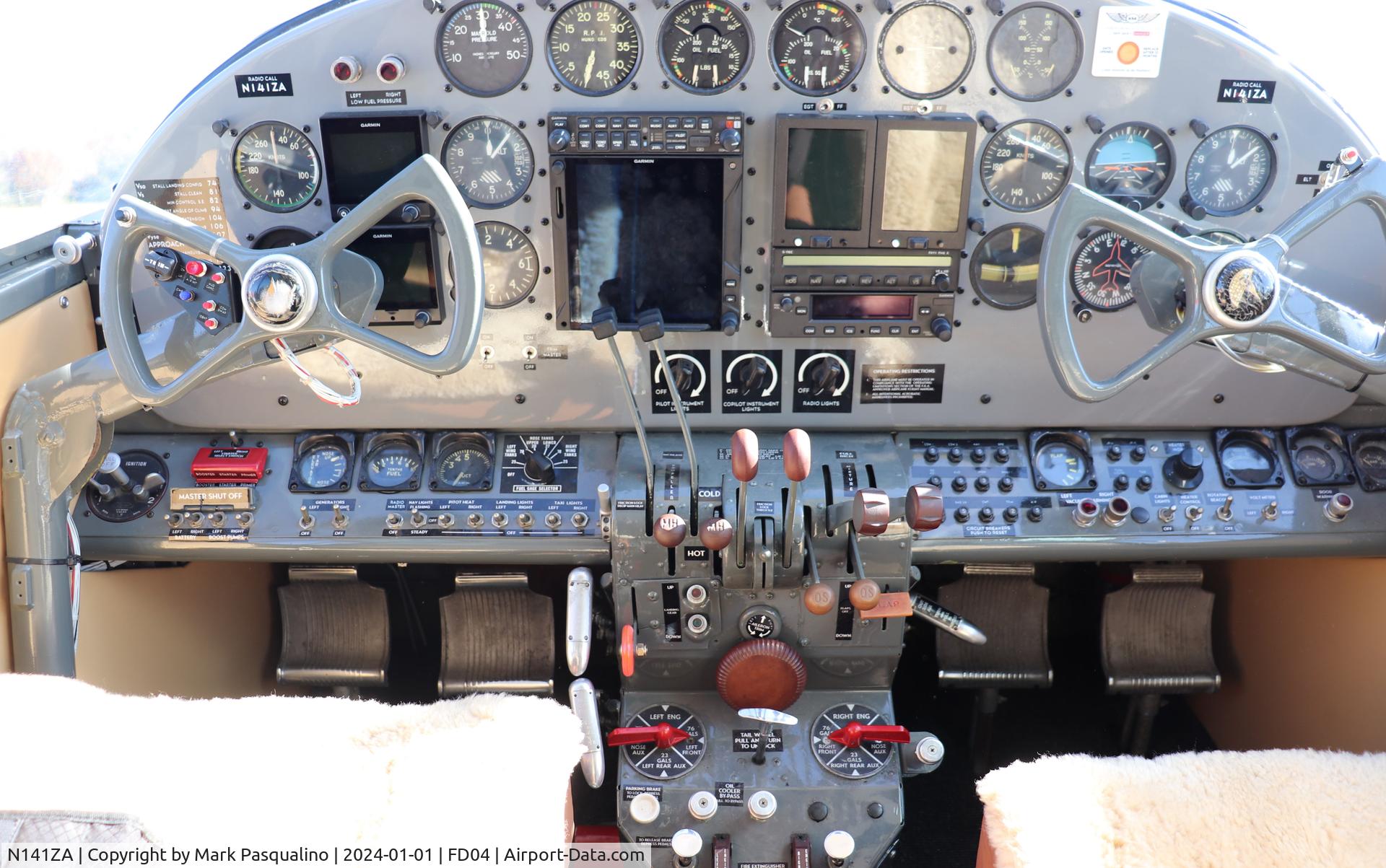N141ZA, 1956 Beech E18S C/N BA-178, Beech E18S