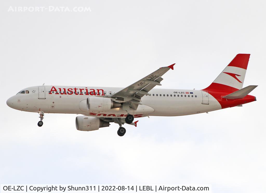 OE-LZC, 2012 Airbus A320-214 C/N 5278, Landing rwy 24R in new c/s
