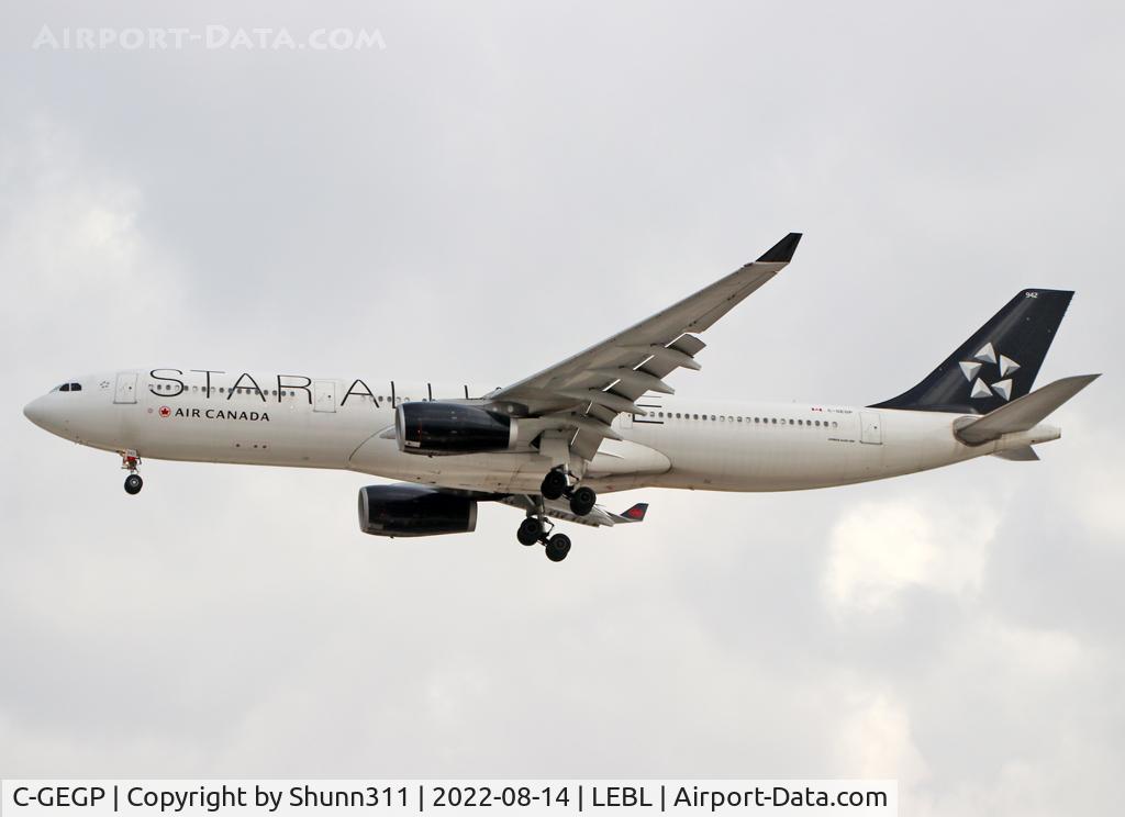 C-GEGP, 2009 Airbus A330-343E C/N 1015, Landing rwy 24R in Star Alliance c/s