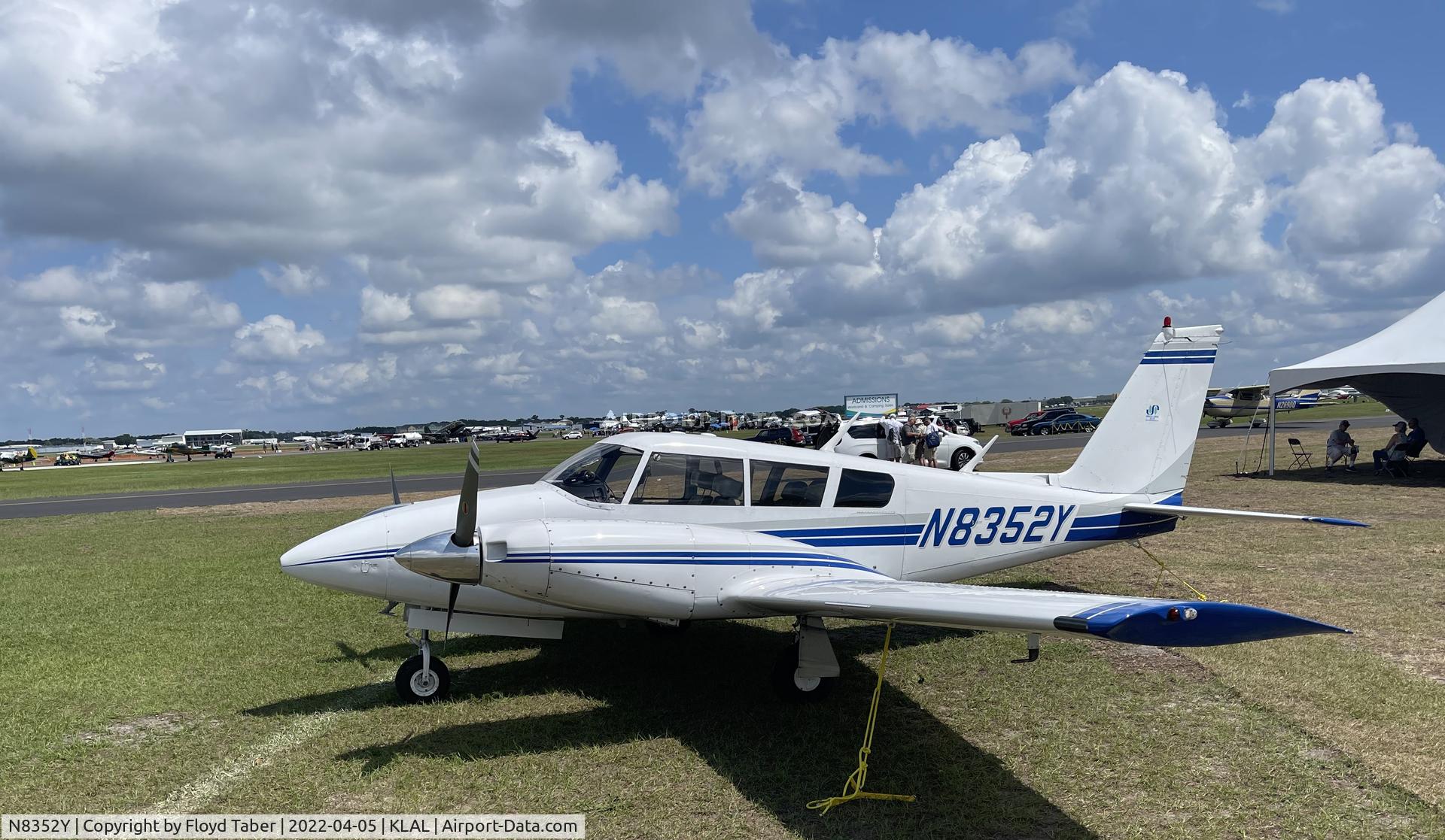 N8352Y, 1967 Piper PA-30 Twin Comanche C/N 30-1499, Sun n Fun 2022
