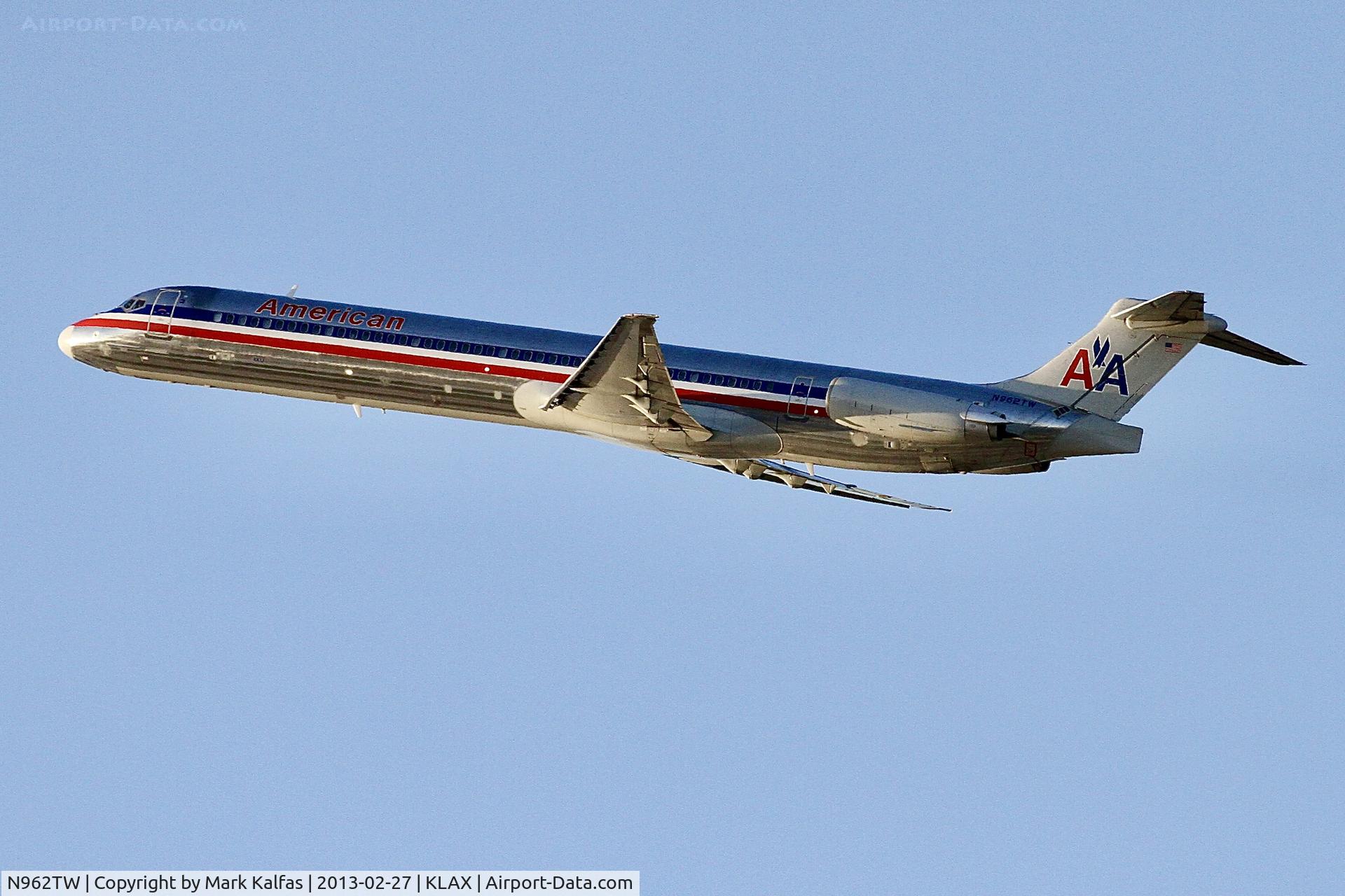 N962TW, 1999 McDonnell Douglas MD-83 (DC-9-83) C/N 53612, MD83 American Airlines McDonnell Douglas MD-83,  N962TW departing 25R LAX