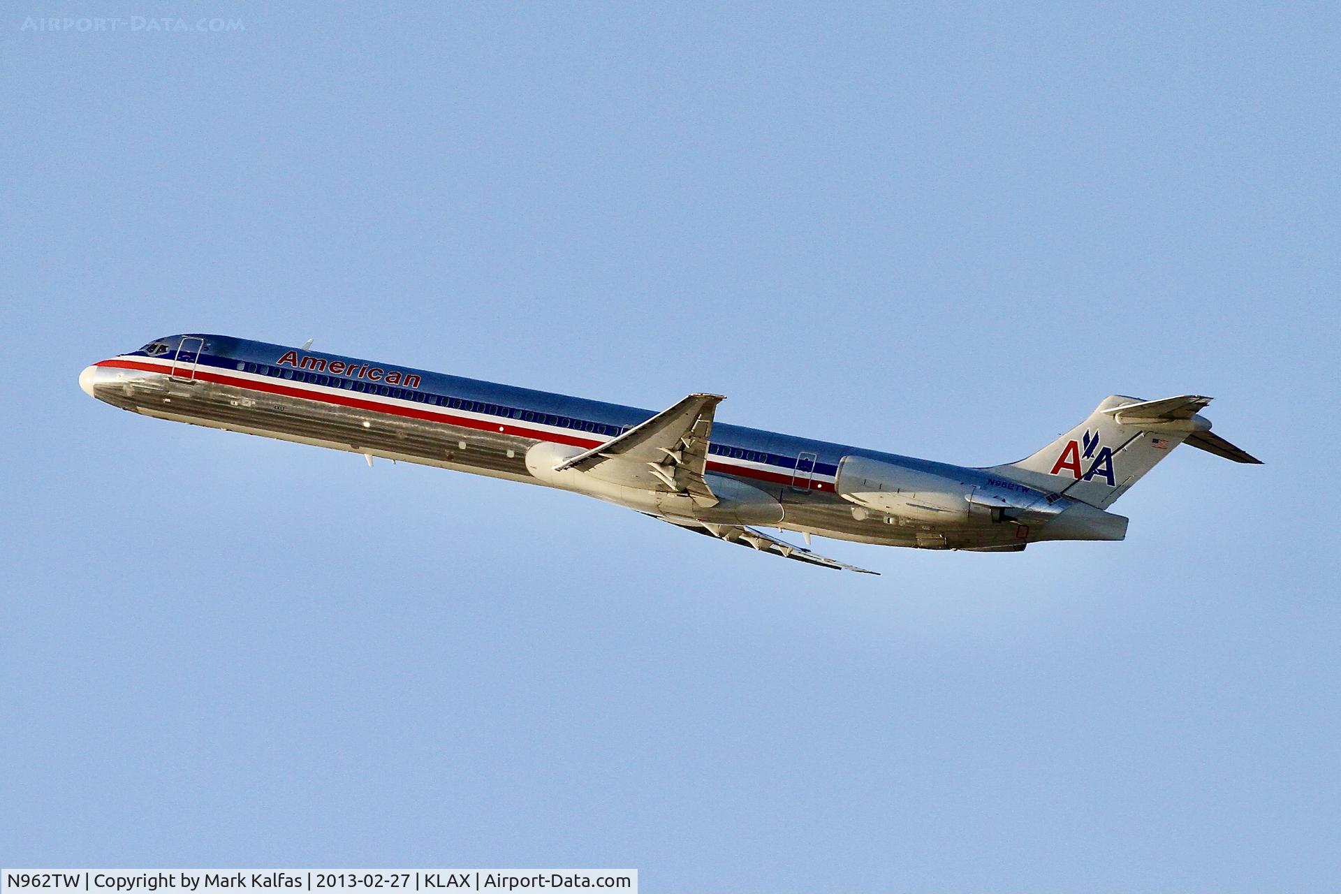 N962TW, 1999 McDonnell Douglas MD-83 (DC-9-83) C/N 53612, MD83 American Airlines McDonnell Douglas MD-83,  N962TW departing 25R LAX