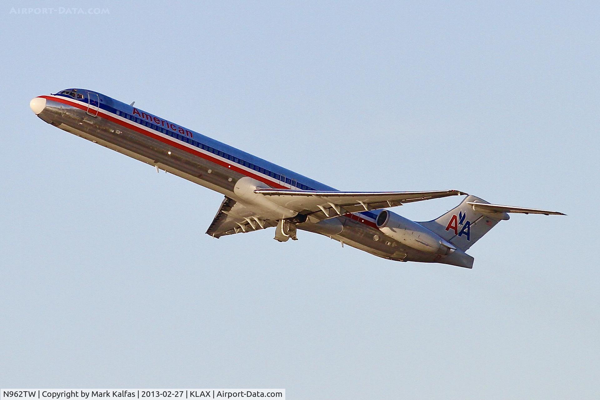 N962TW, 1999 McDonnell Douglas MD-83 (DC-9-83) C/N 53612, MD83 American Airlines McDonnell Douglas MD-83,  N962TW departing 25R LAX