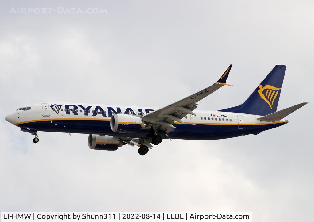 EI-HMW, 2022 Boeing 737-8-200 MAX C/N 65891, Landing rwy 24R