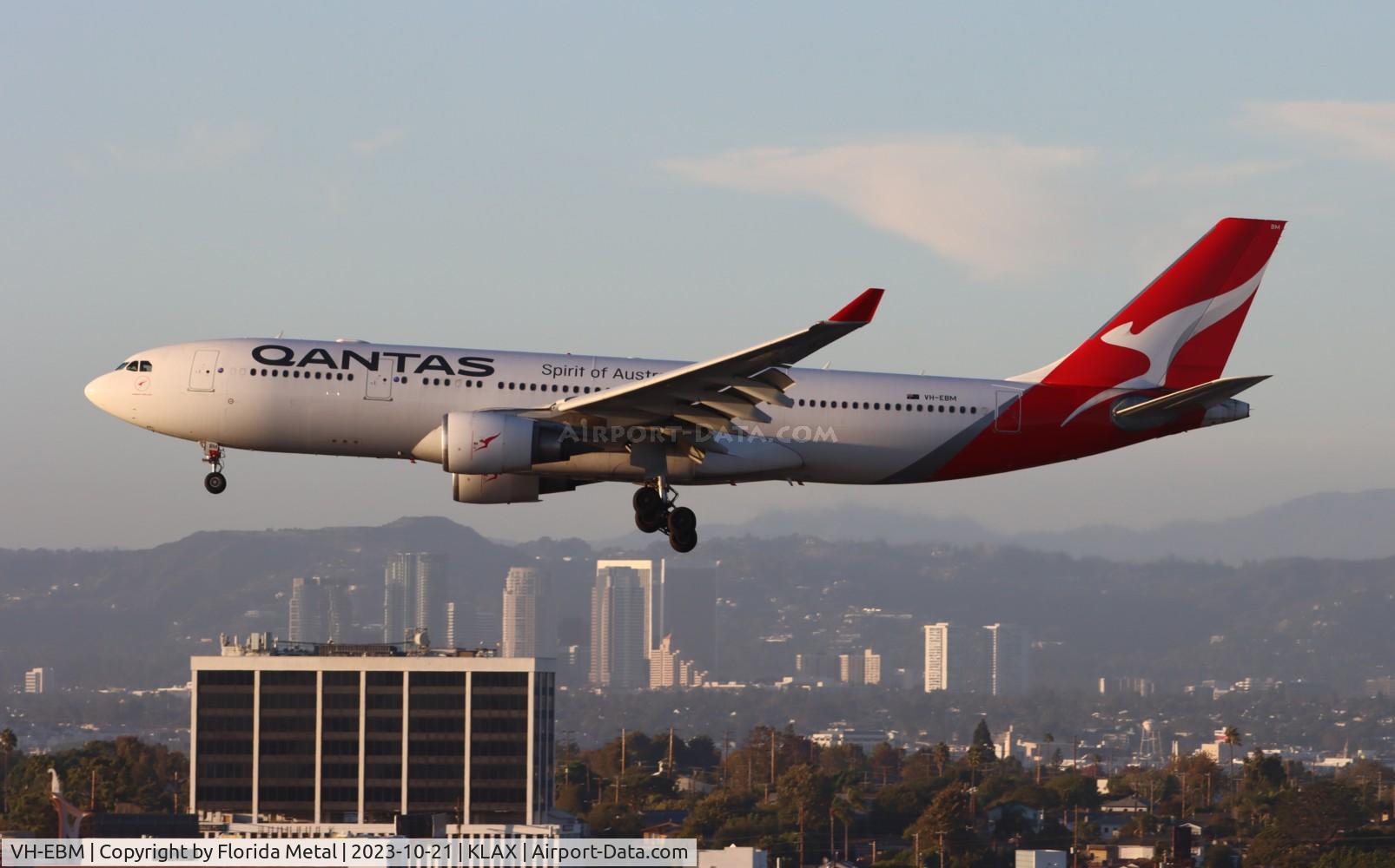 VH-EBM, 2009 Airbus A330-202 C/N 1061, QFA A332 zx BNE-LAX