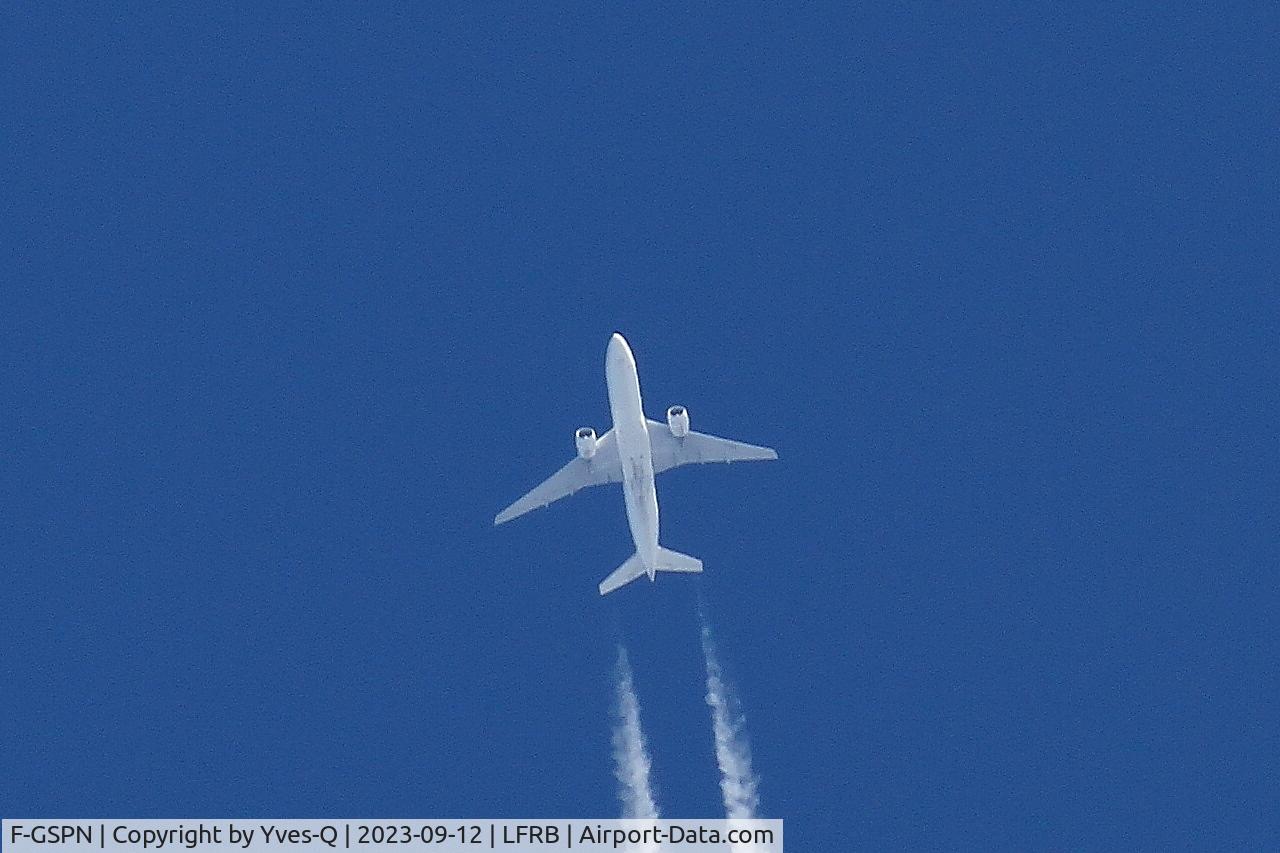 F-GSPN, 2000 Boeing 777-228/ER C/N 29011, Boeing 777-228ER, Flight over Brest-Bretagne airport (LFRB-BES)