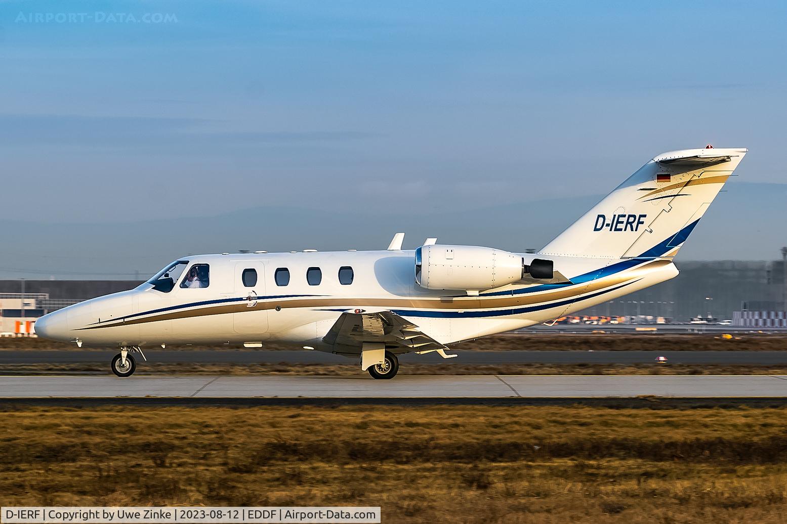 D-IERF, Cessna 310K C/N 310K0153, Taxing to RWY 18