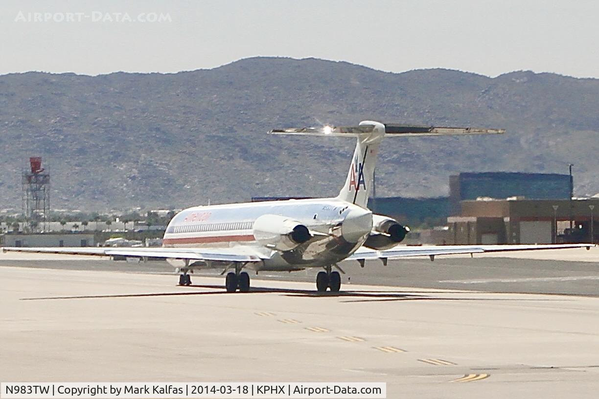 N983TW, 1999 McDonnell Douglas MD-83 (DC-9-83) C/N 53633, MD-83 American Airlines Mcdonnell Douglas MD-83, N983TW at PHX